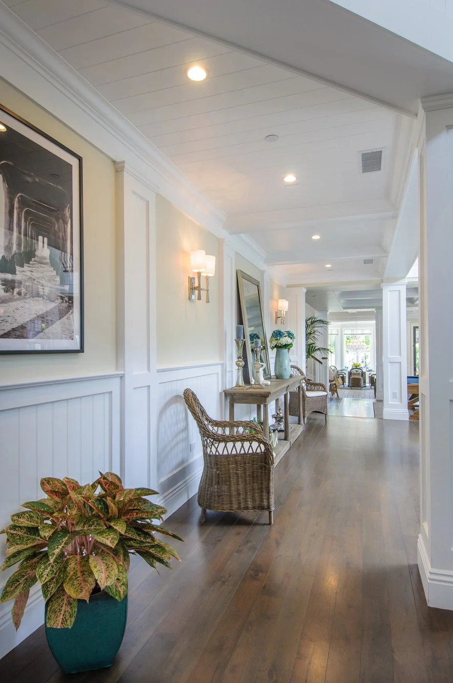 010-capecod---foyer-wainscotting-2.jpg