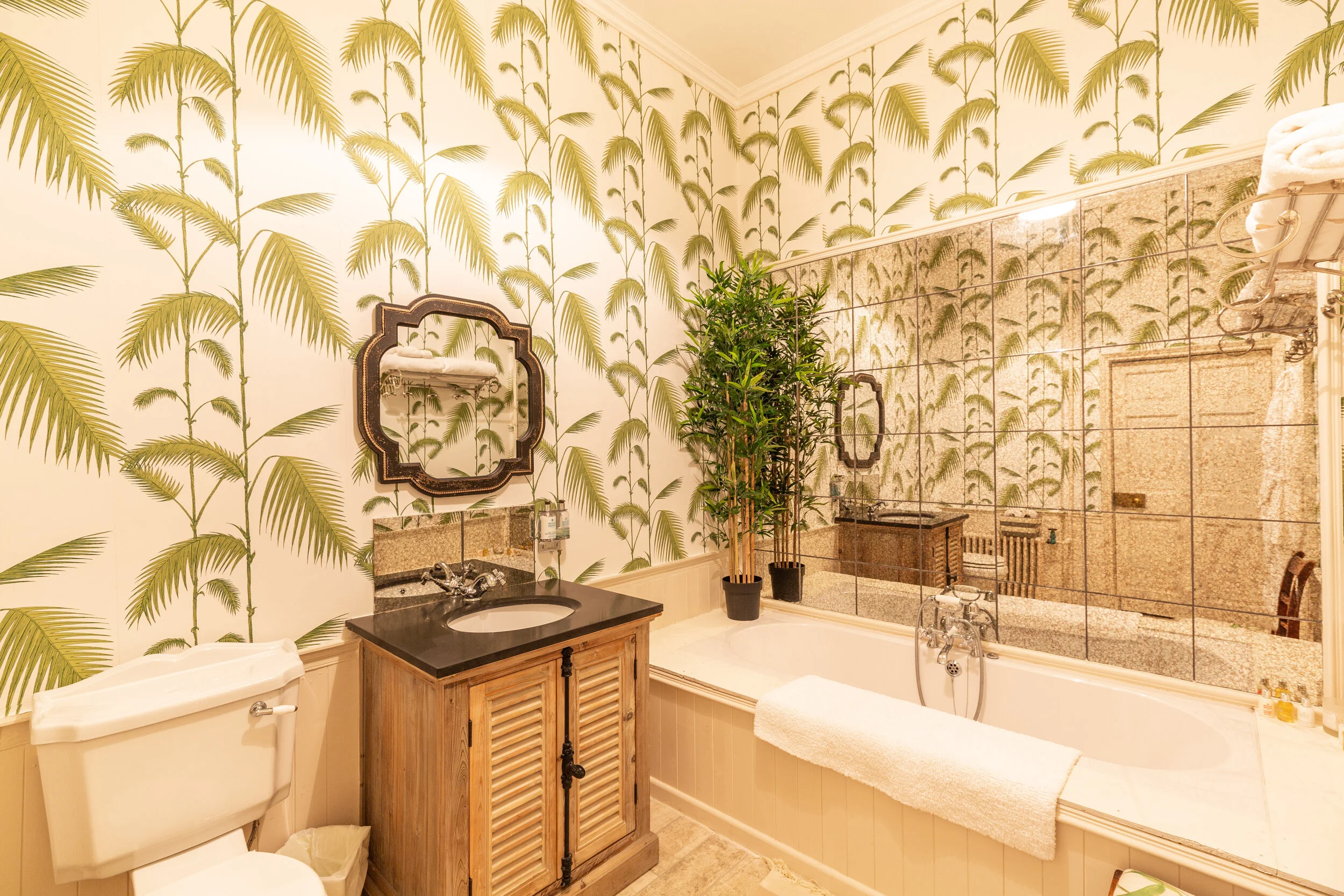 Wardhill-Castle-bathroom-1-44.jpg