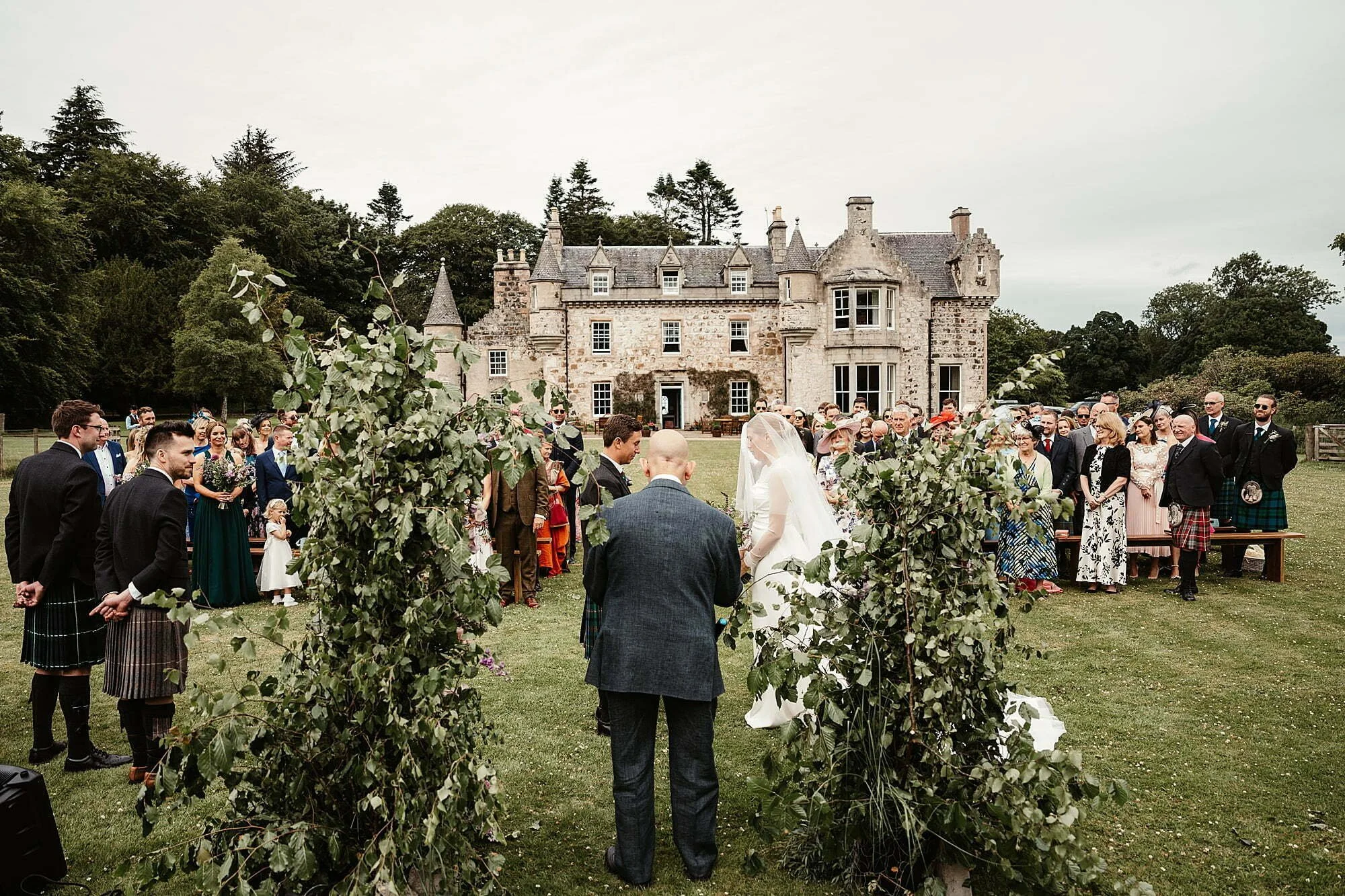 OUTDOOR-WEDDING-AT-WARDHILL-CASTLE-emma-lawson-photography_0042.jpg