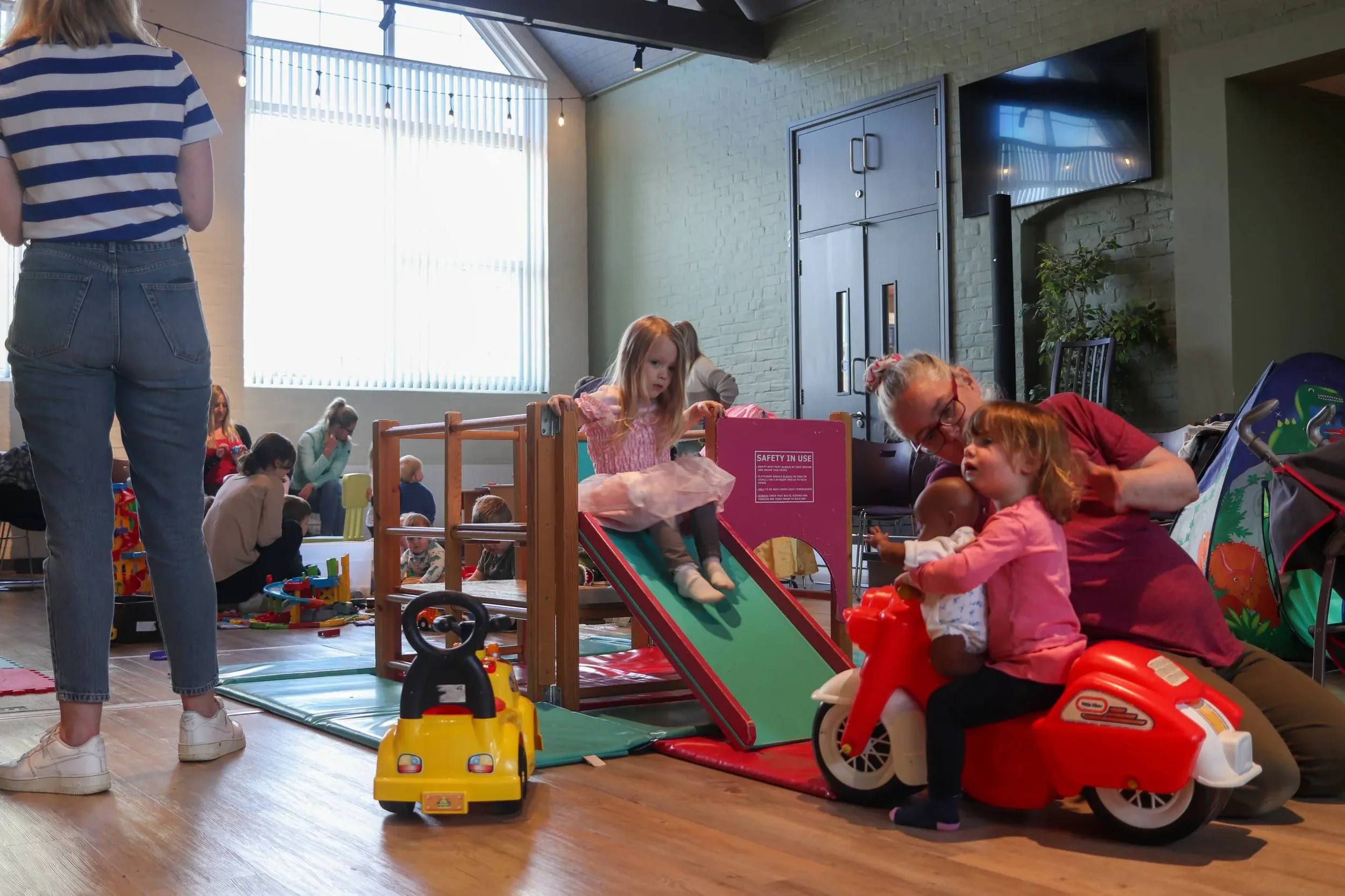 imgi_5_kids-playing-scaled.webp