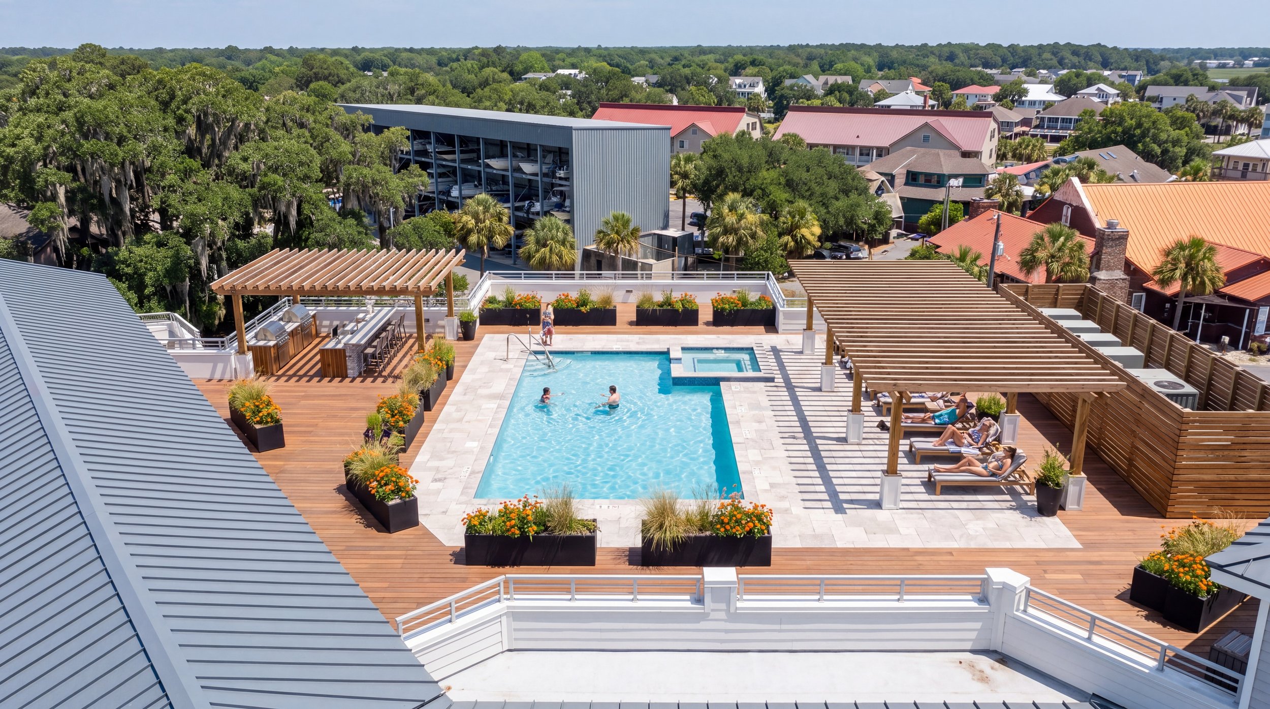 04_Elevated-Courtyard-and-Rooftop-Pool_16x9_5504x3072.jpg