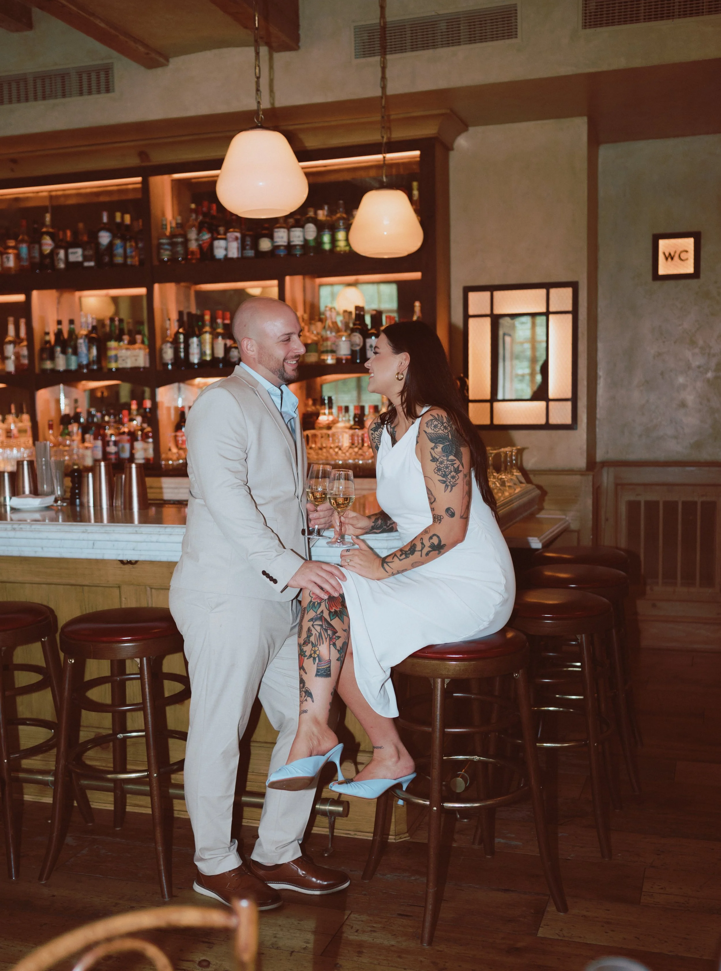 du_soleil_photographie_shanna_matt_engagementsession_rittenhousesquare_borrominirestaurant-57.jpg