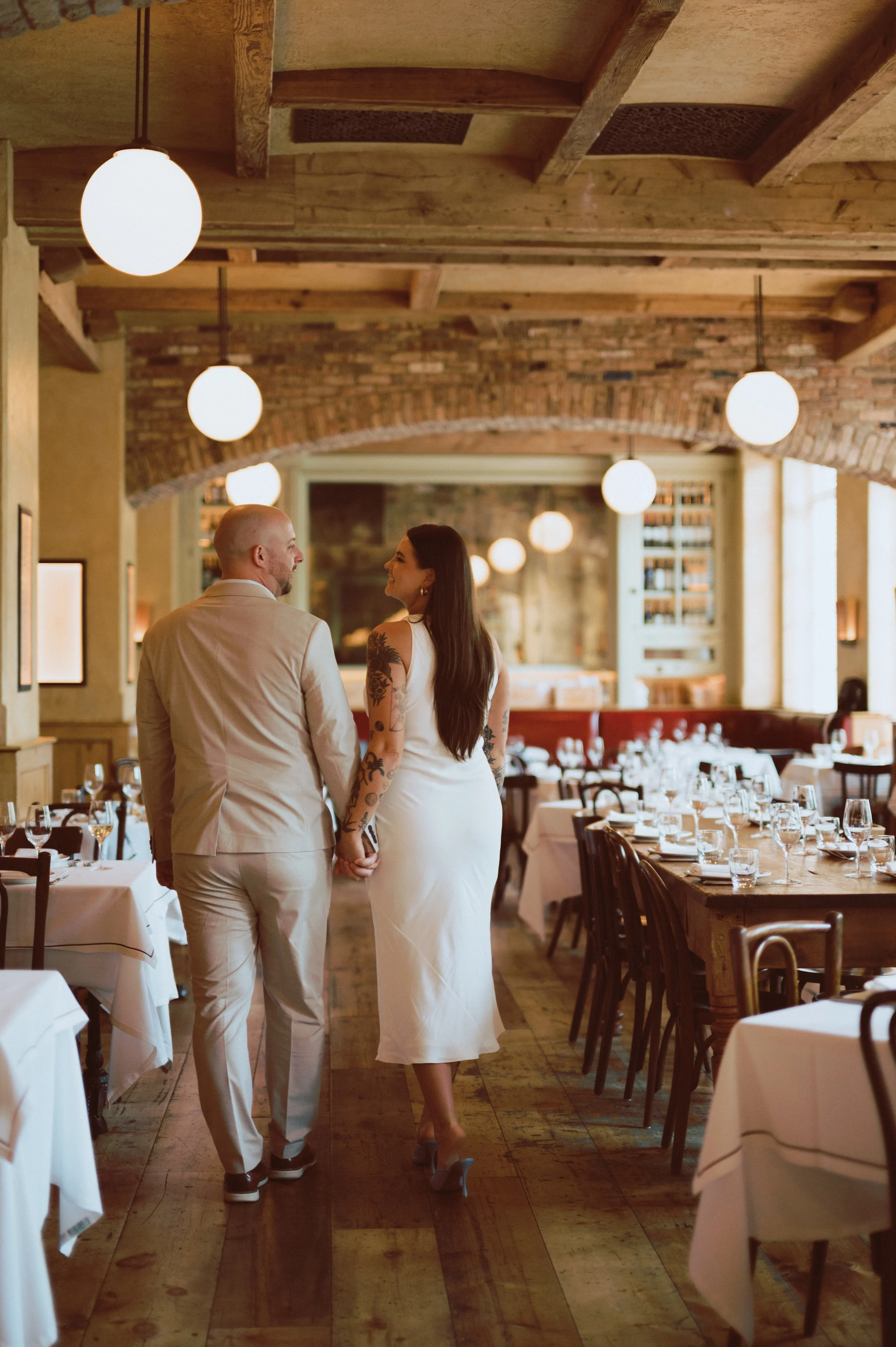 du_soleil_photographie_shanna_matt_engagementsession_rittenhousesquare_borrominirestaurant-51.jpg