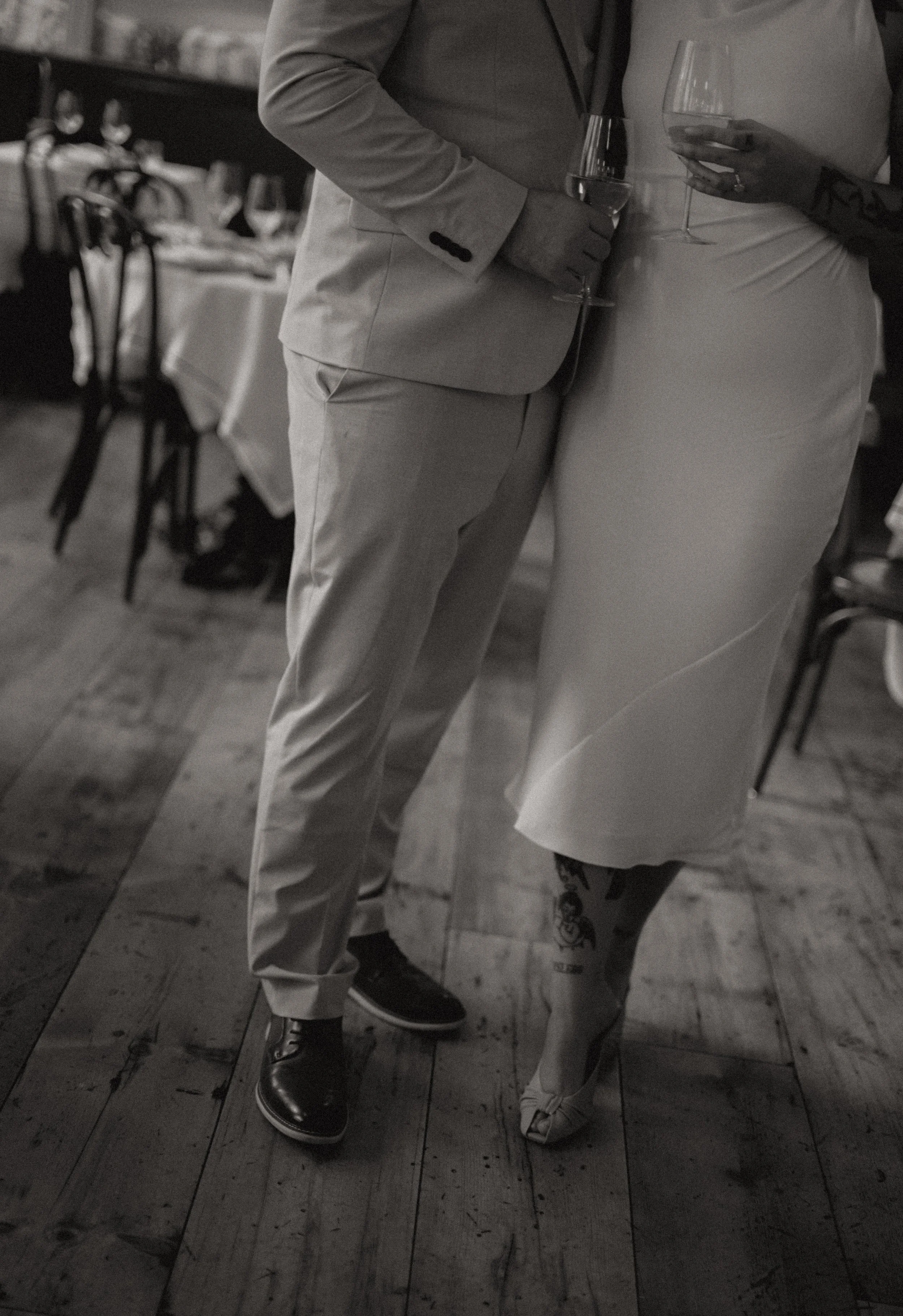 du_soleil_photographie_shanna_matt_engagementsession_rittenhousesquare_borrominirestaurant-42.jpg