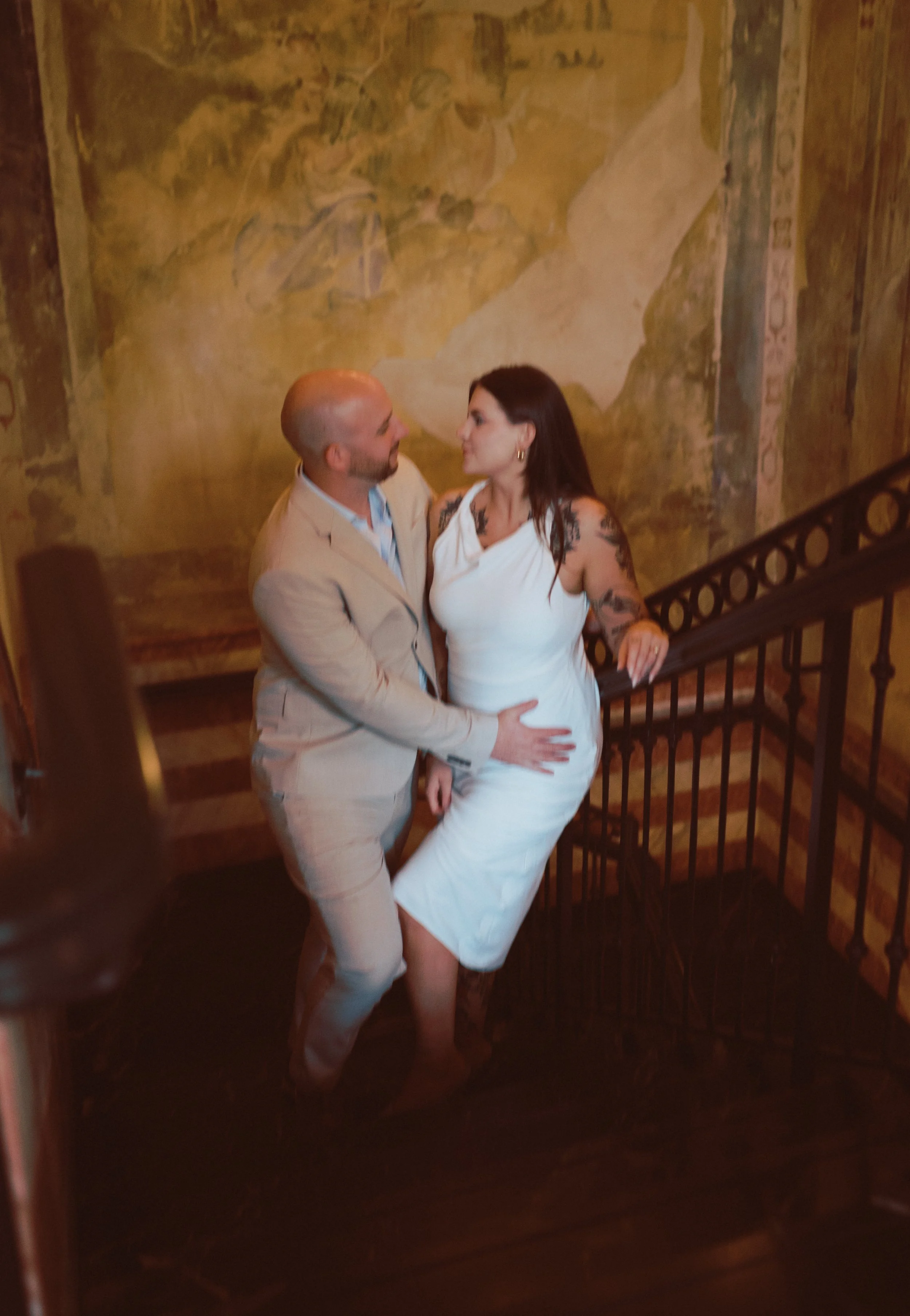 du_soleil_photographie_shanna_matt_engagementsession_rittenhousesquare_borrominirestaurant-63.jpg