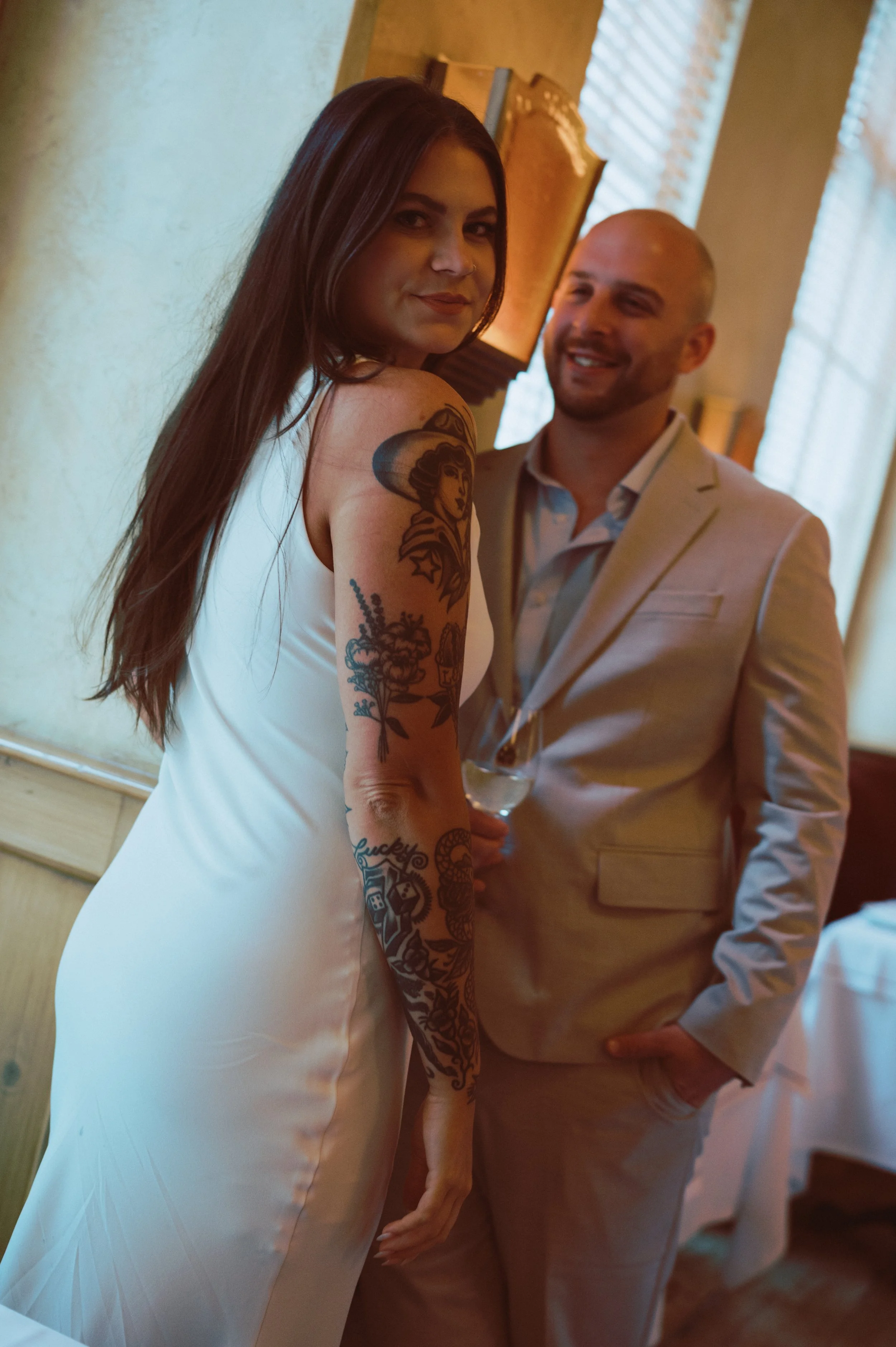 du_soleil_photographie_shanna_matt_engagementsession_rittenhousesquare_borrominirestaurant-20.jpg