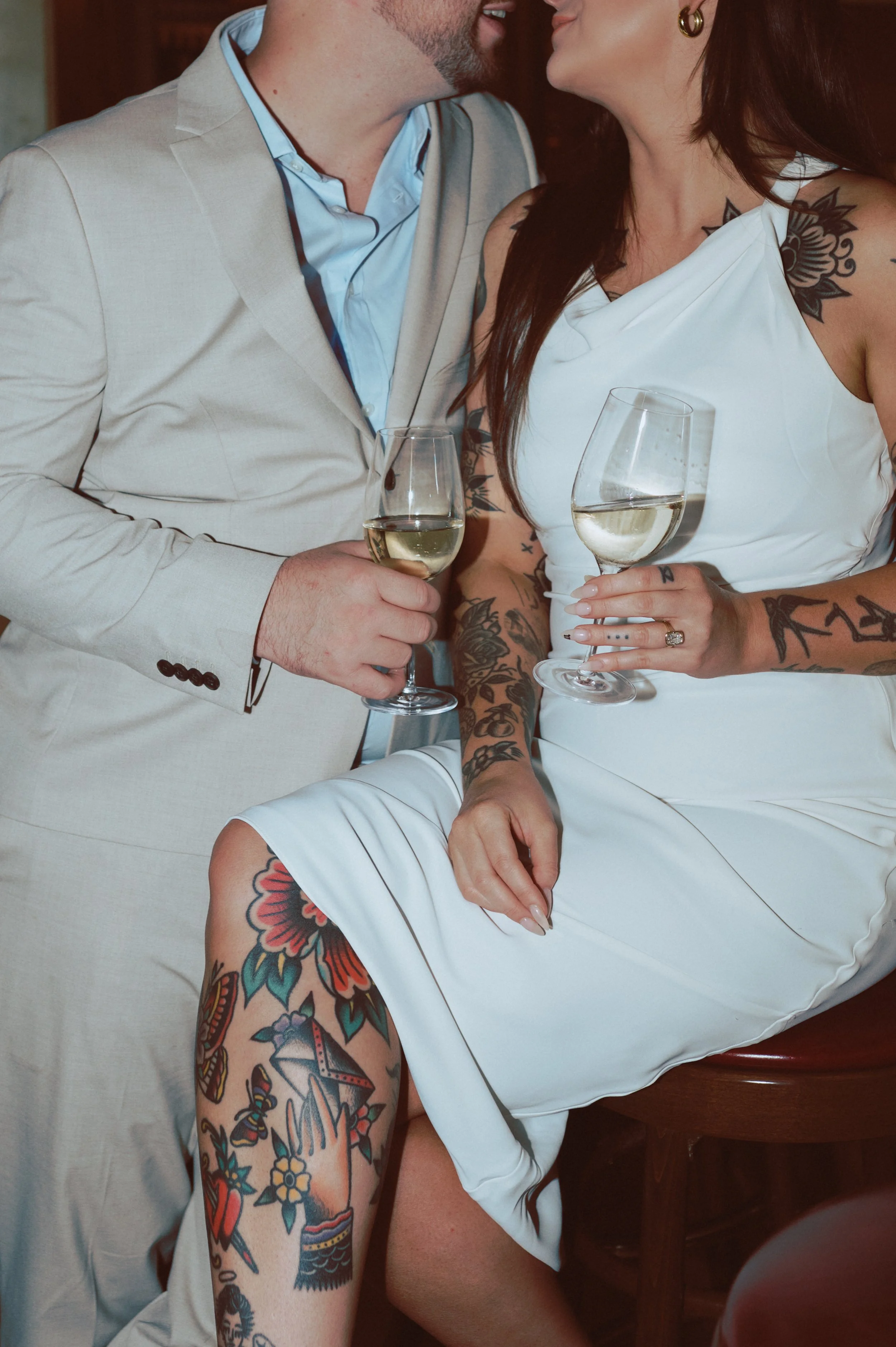 du_soleil_photographie_shanna_matt_engagementsession_rittenhousesquare_borrominirestaurant-35.jpg