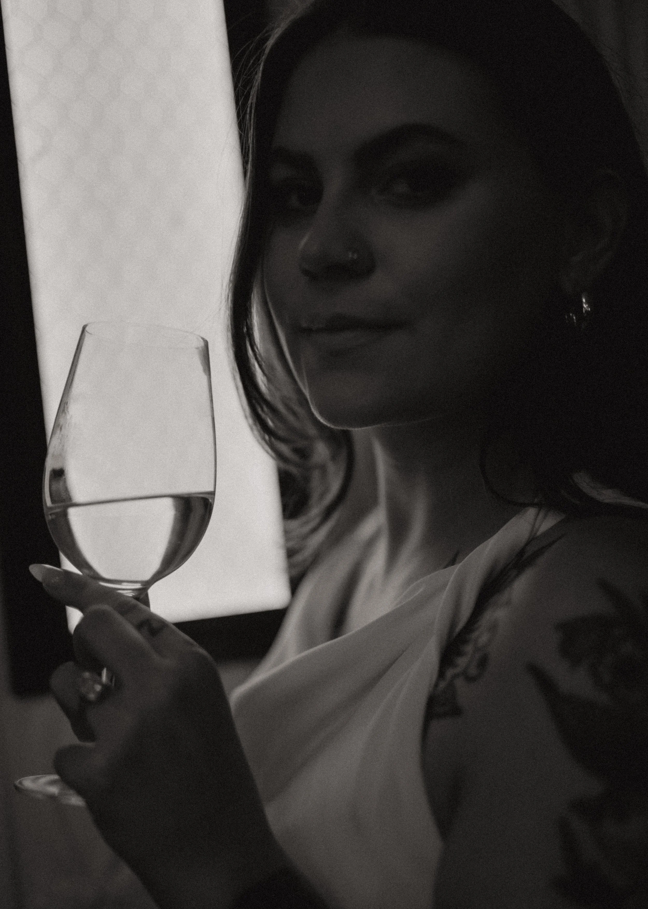 du_soleil_photographie_shanna_matt_engagementsession_rittenhousesquare_borrominirestaurant-86.jpg