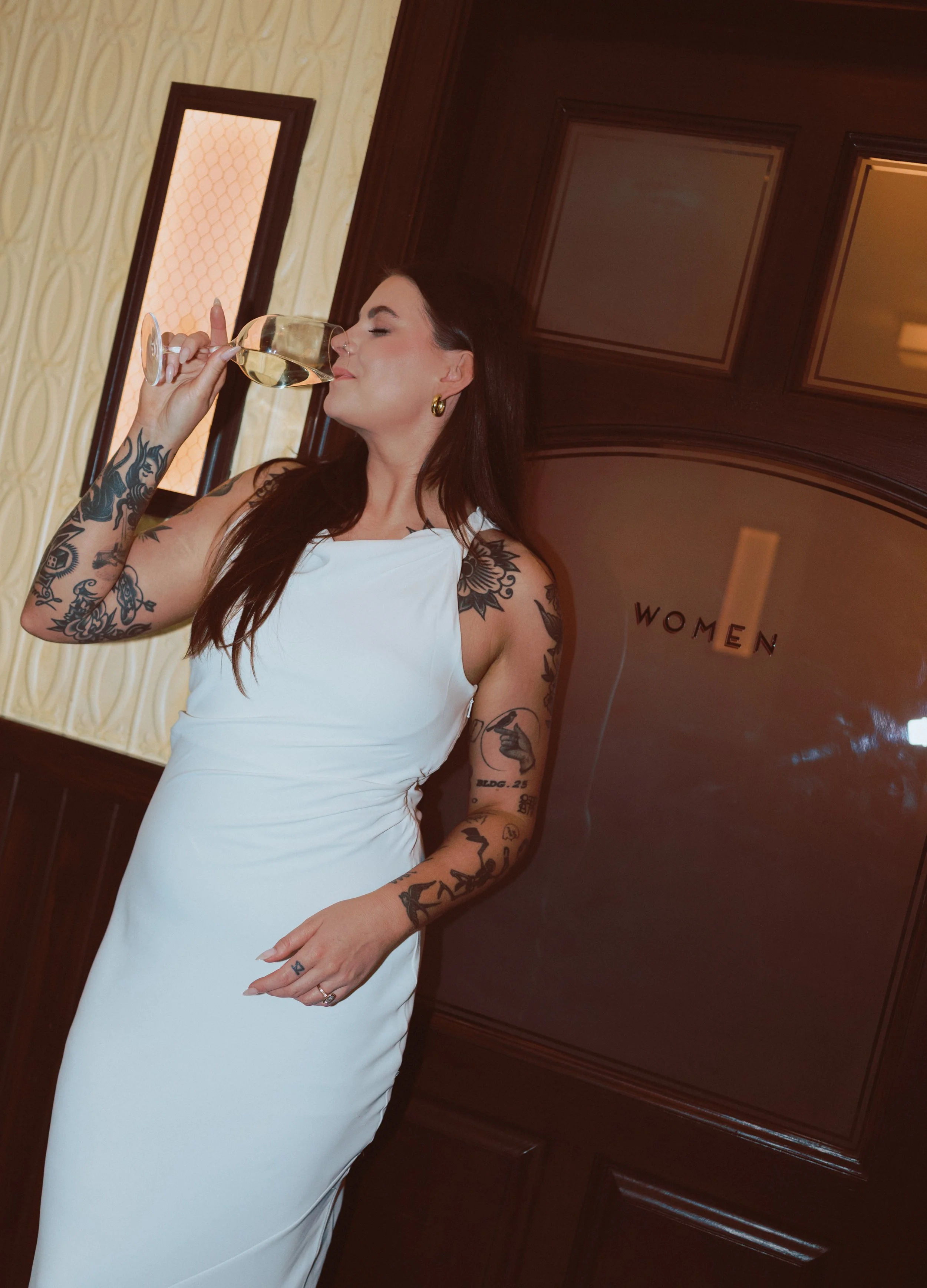 du_soleil_photographie_shanna_matt_engagementsession_rittenhousesquare_borrominirestaurant-81.jpg