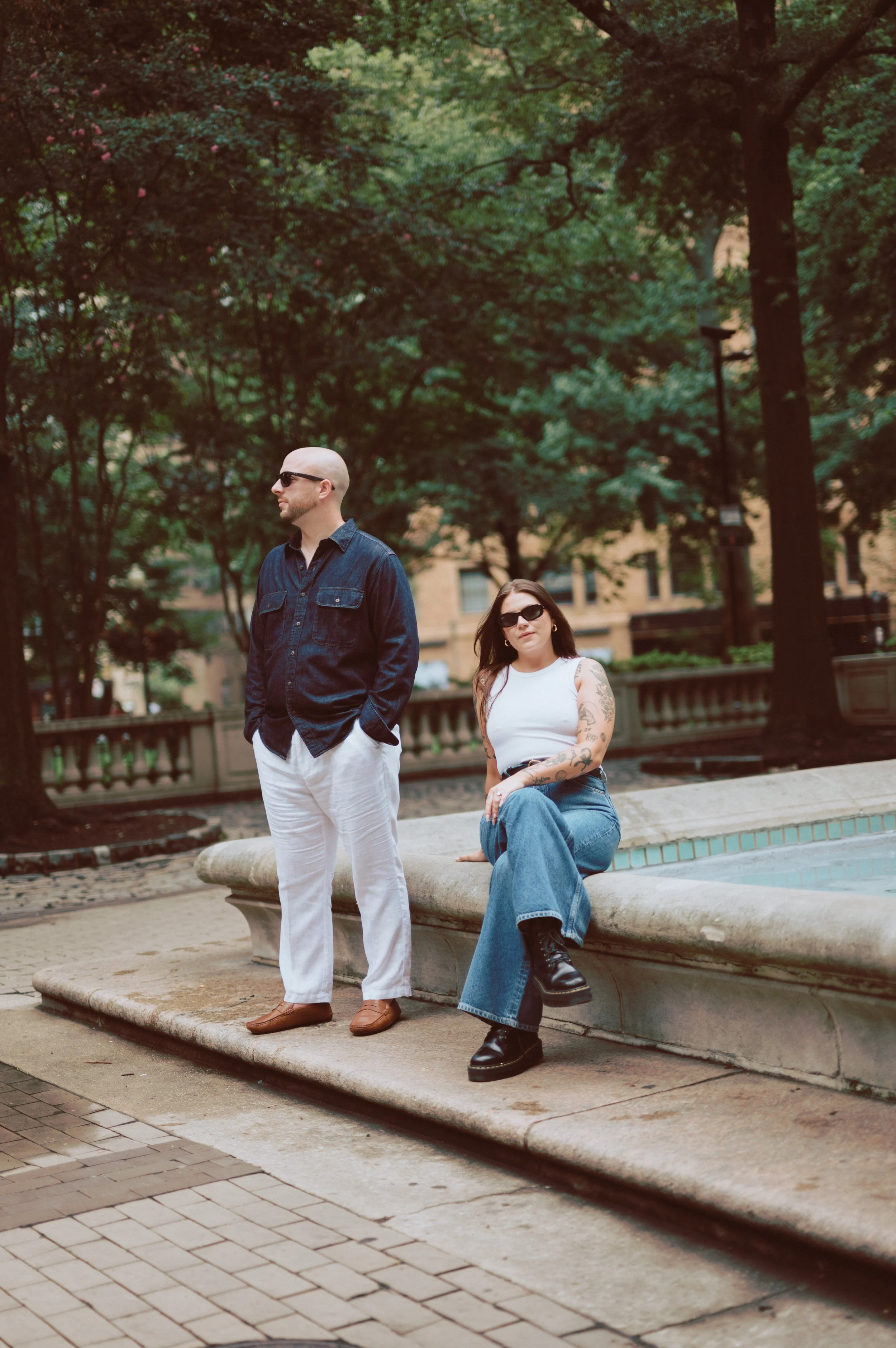 du_soleil_photographie_shanna_matt_engagementsession_rittenhousesquare_borrominirestaurant-109.jpg