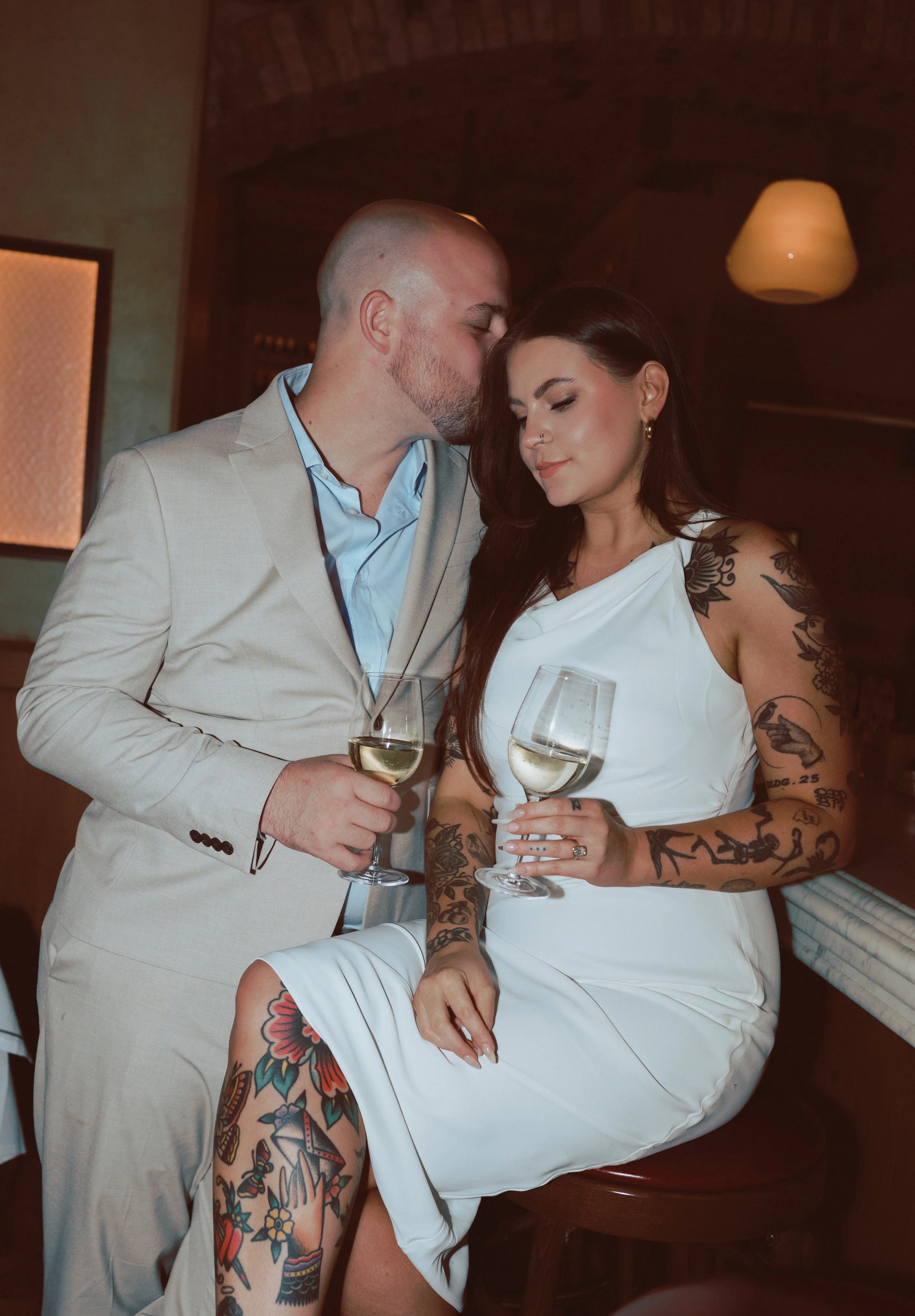 du_soleil_photographie_shanna_matt_engagementsession_rittenhousesquare_borrominirestaurant-34.jpg