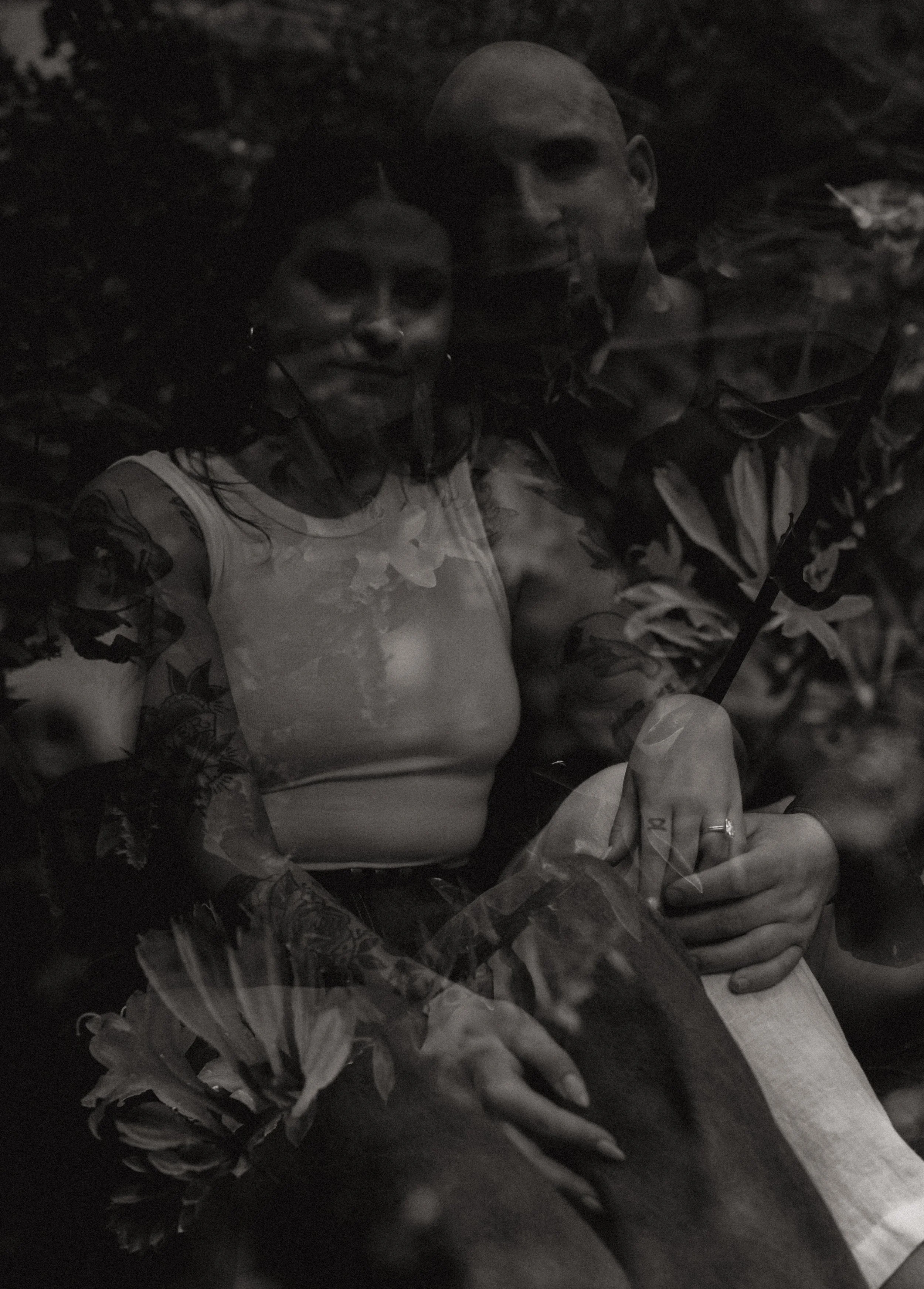 du_soleil_photographie_shanna_matt_engagementsession_rittenhousesquare_borrominirestaurant-121.jpg