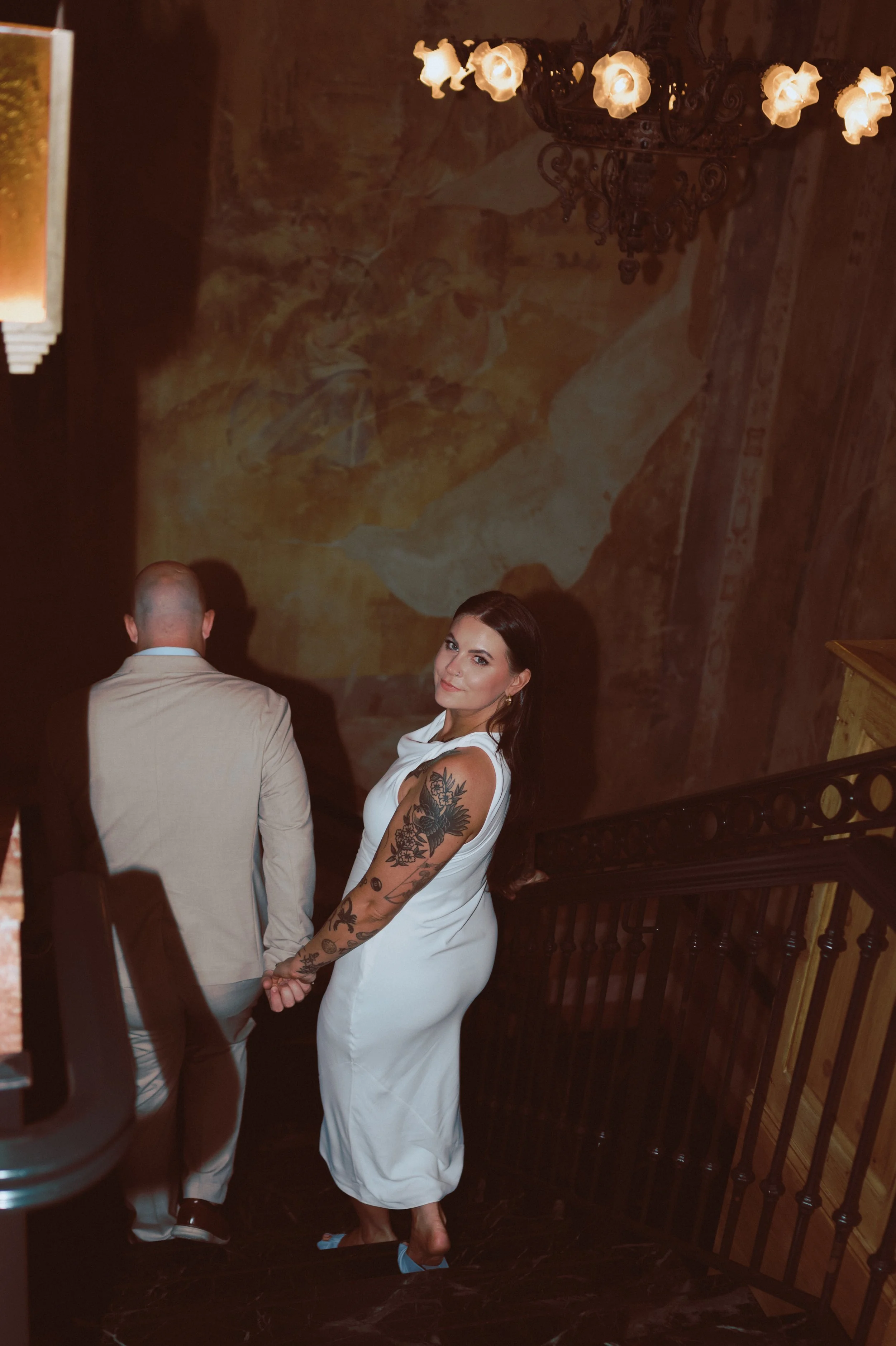 du_soleil_photographie_shanna_matt_engagementsession_rittenhousesquare_borrominirestaurant-61.jpg