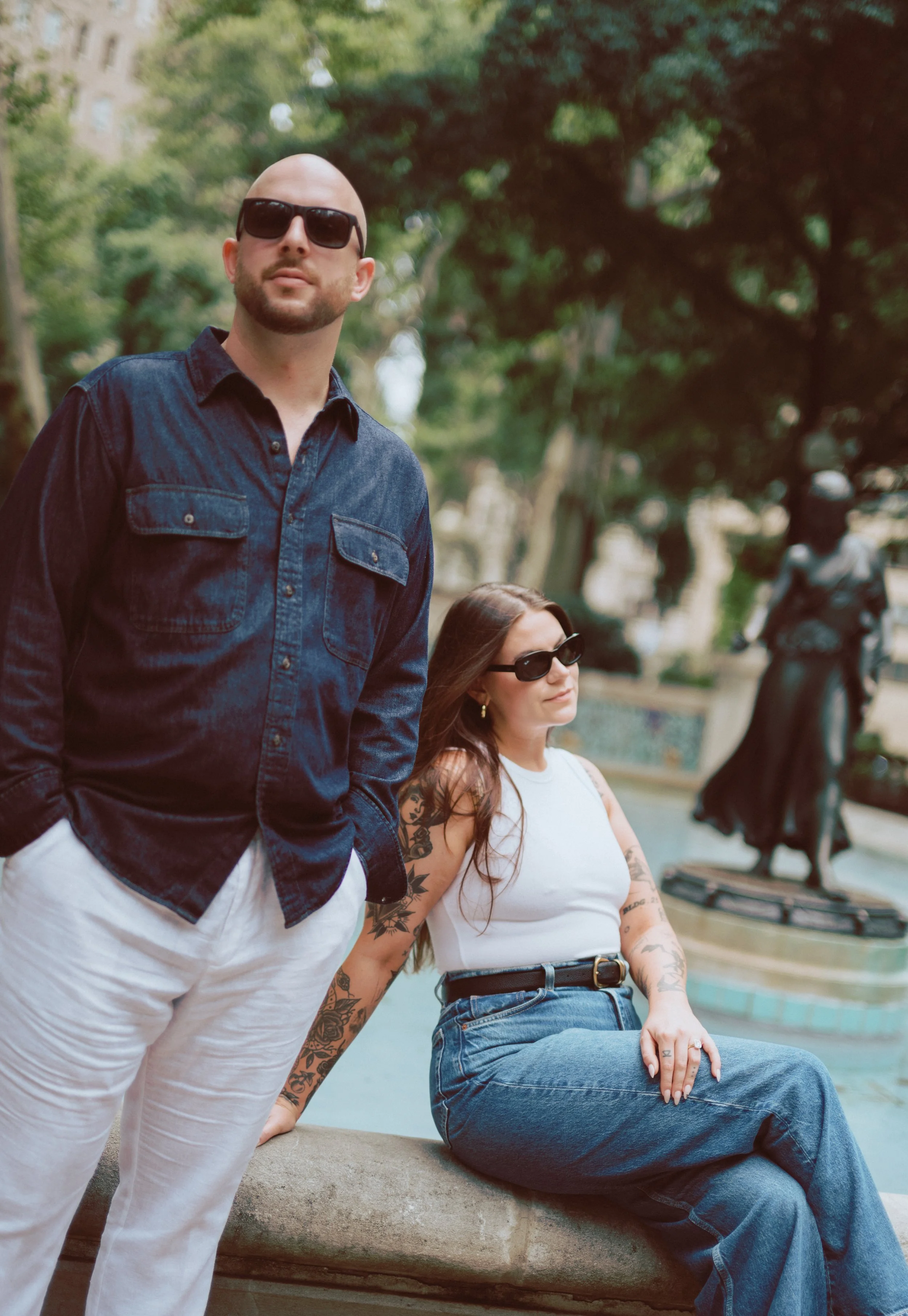 du_soleil_photographie_shanna_matt_engagementsession_rittenhousesquare_borrominirestaurant-112.jpg