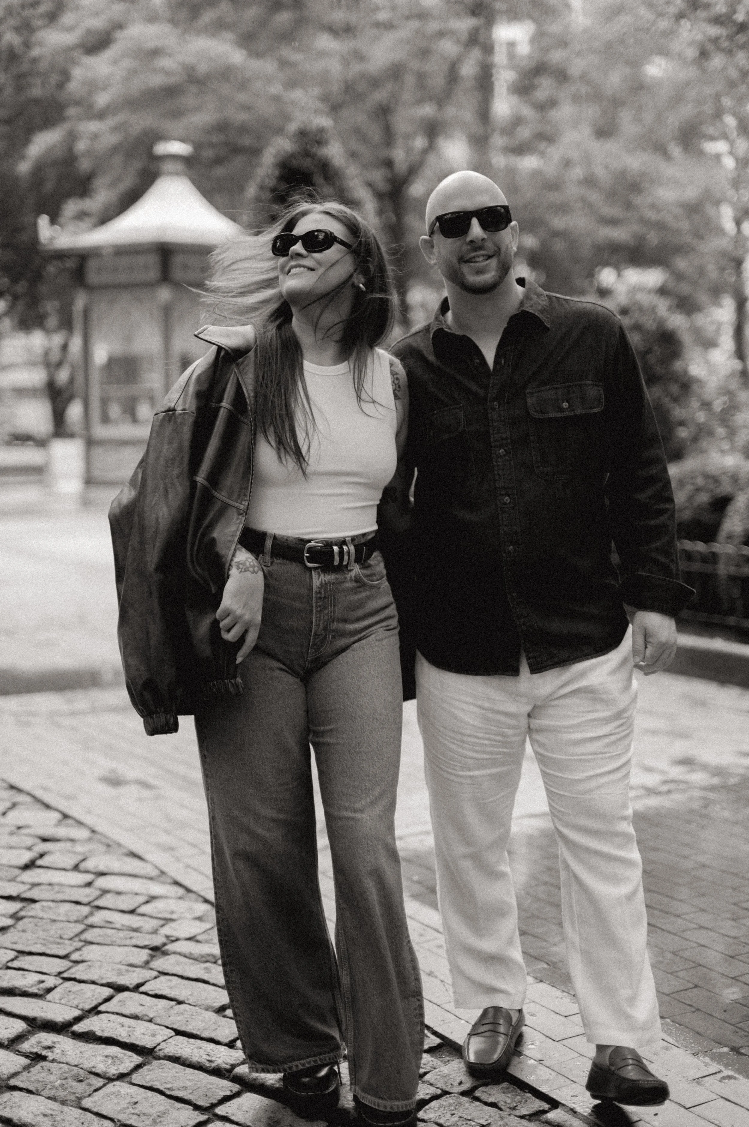 du_soleil_photographie_shanna_matt_engagementsession_rittenhousesquare_borrominirestaurant-103.jpg