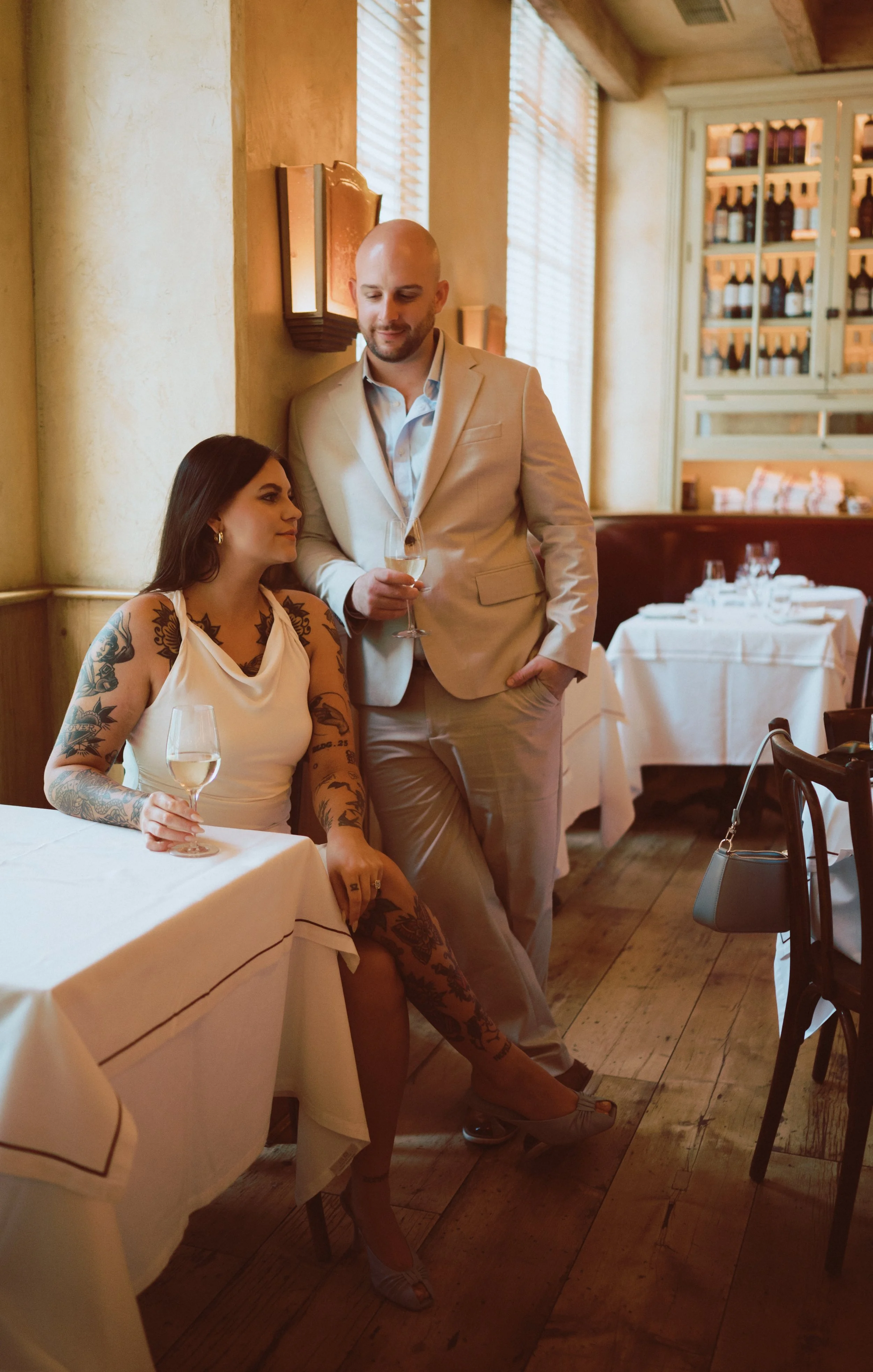 du_soleil_photographie_shanna_matt_engagementsession_rittenhousesquare_borrominirestaurant-17.jpg