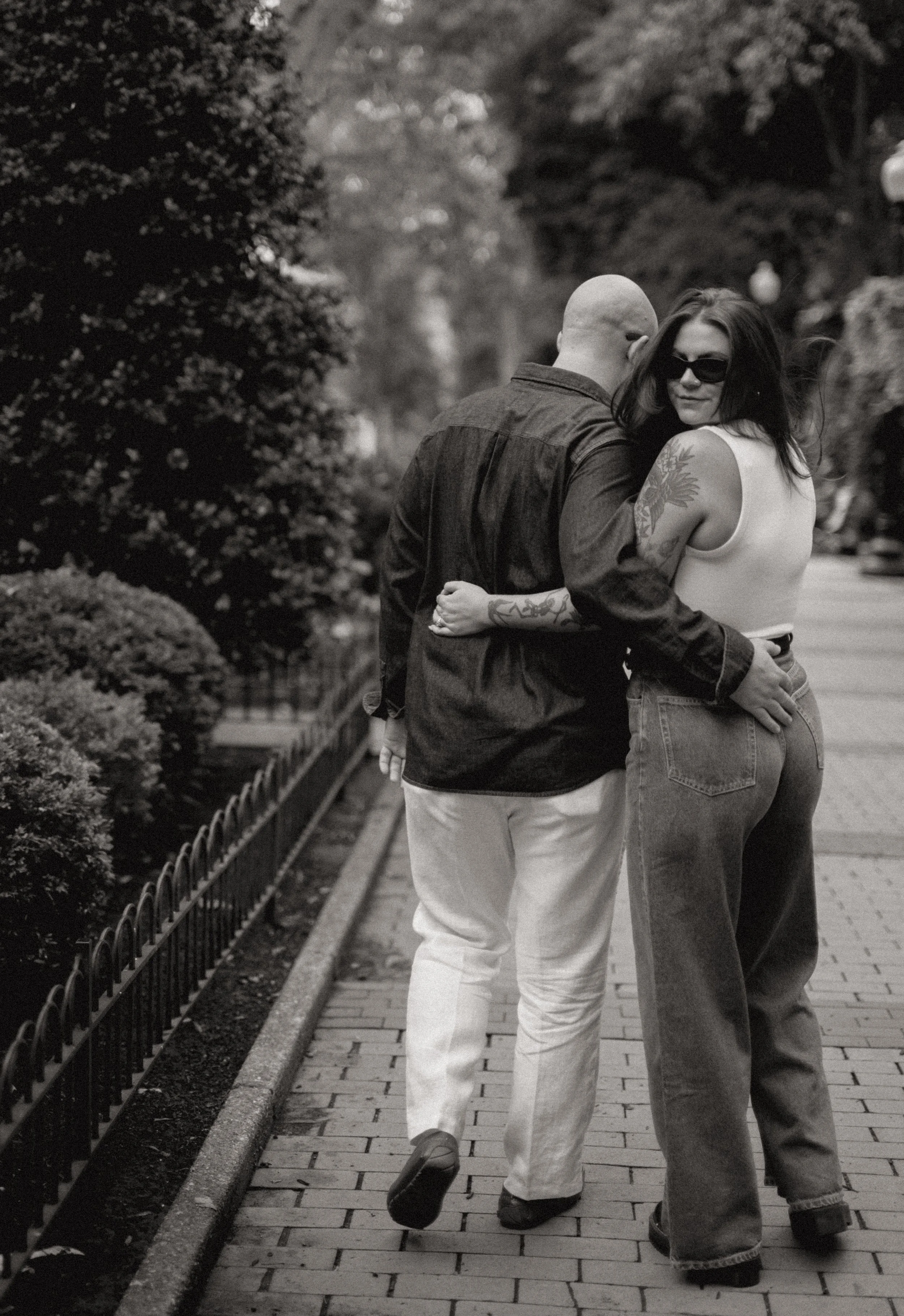 du_soleil_photographie_shanna_matt_engagementsession_rittenhousesquare_borrominirestaurant-91.jpg