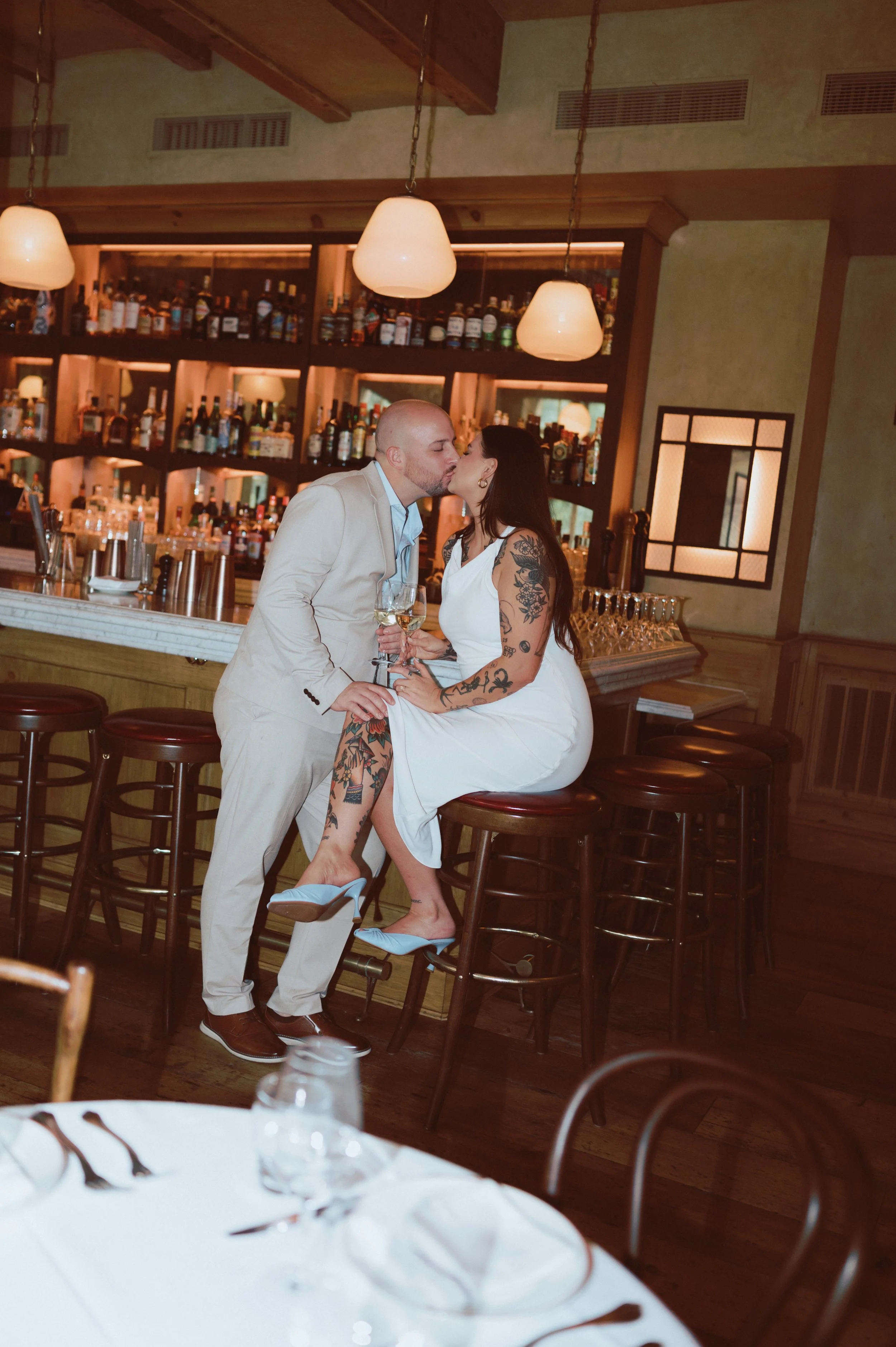 du_soleil_photographie_shanna_matt_engagementsession_rittenhousesquare_borrominirestaurant-58.jpg