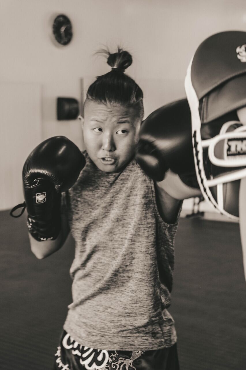 Jiggy Yoon practicing boxing