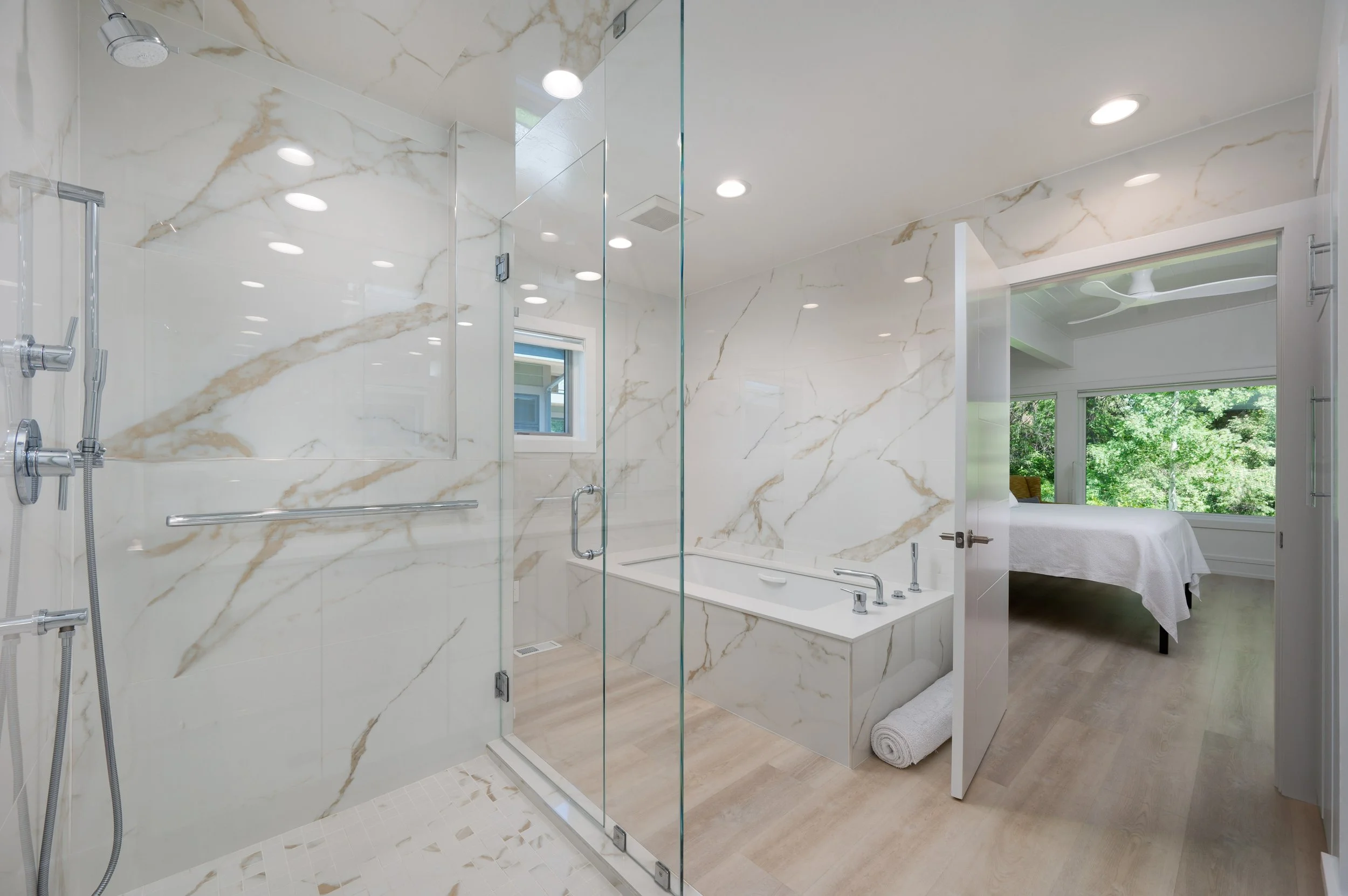 Master Bath.jpg