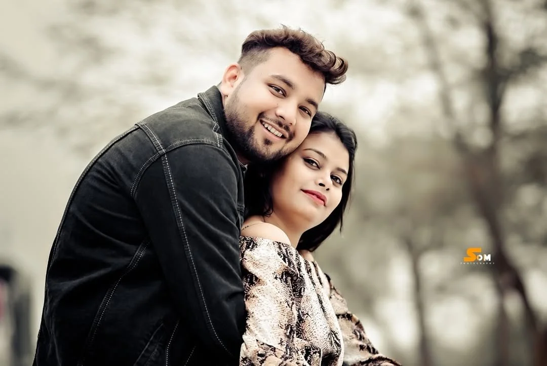 Romantic Pre-Wedding Photography
Beautifully captured pre-wedding moments showcasing genuine love, natural chemistry and romantic emotions by Som Photography Prayagraj.