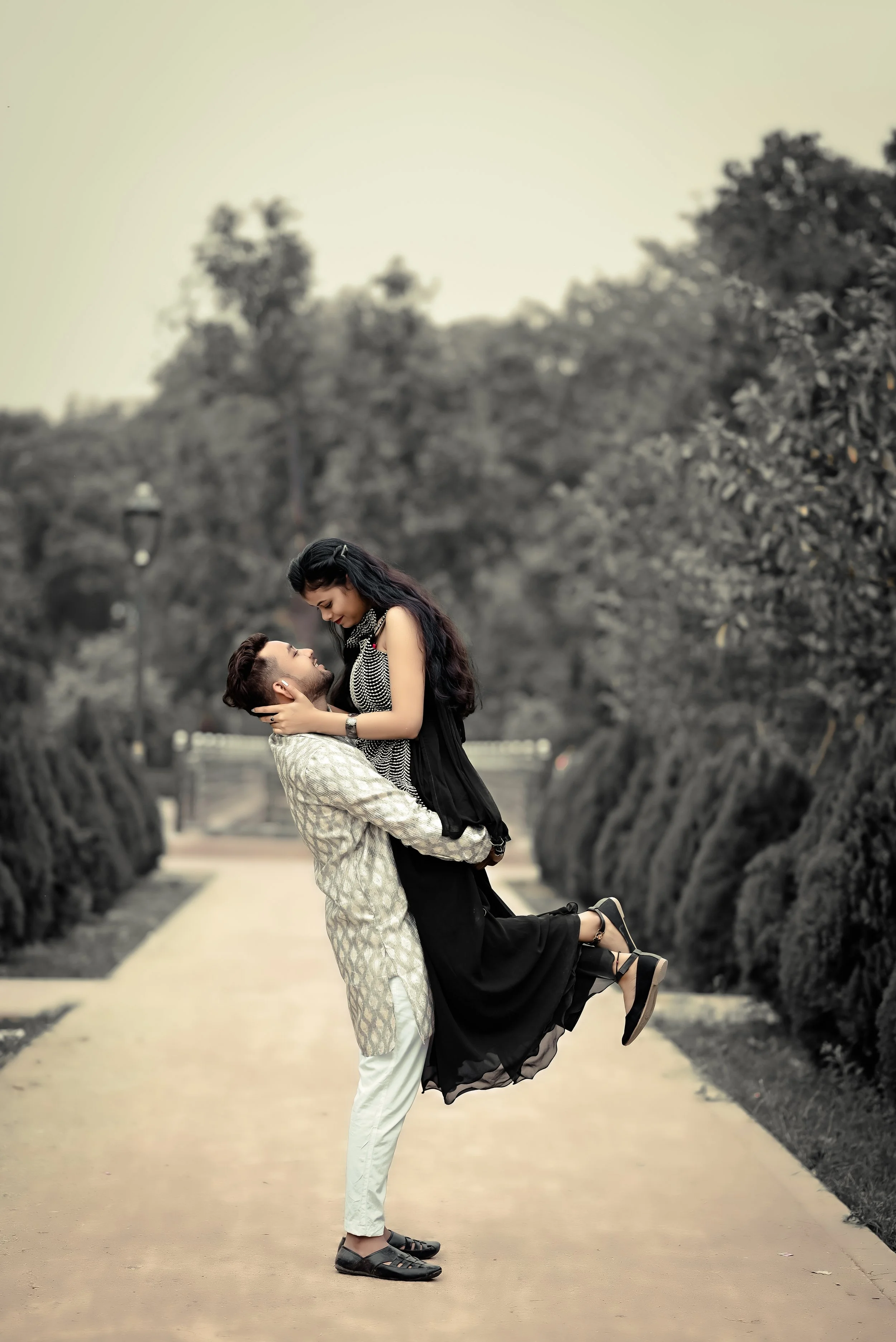 pre wedding photographer in prayagraj
