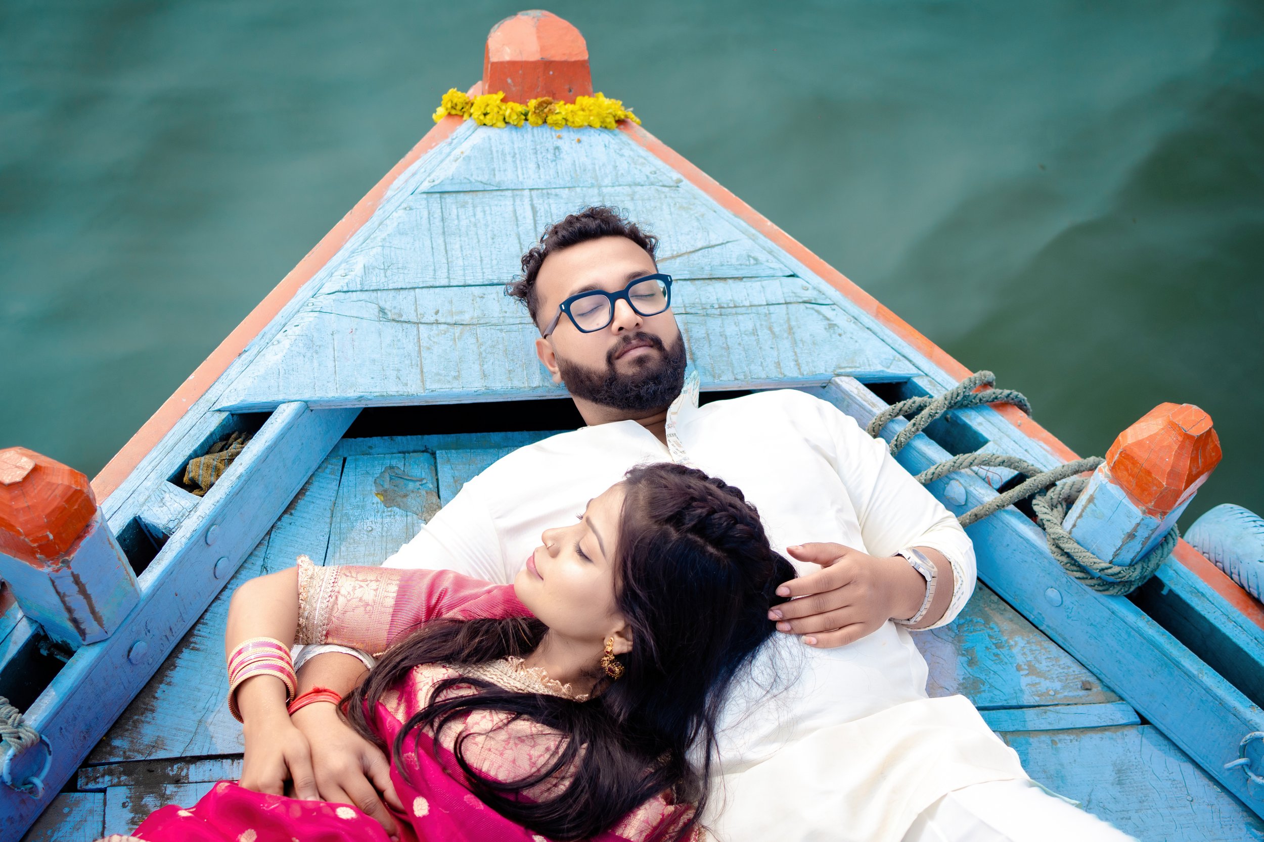 Pre Wedding Photography in Prayagraj by Som Photography, capturing beautiful couple moments, romantic expressions and natural chemistry in a cinematic style.