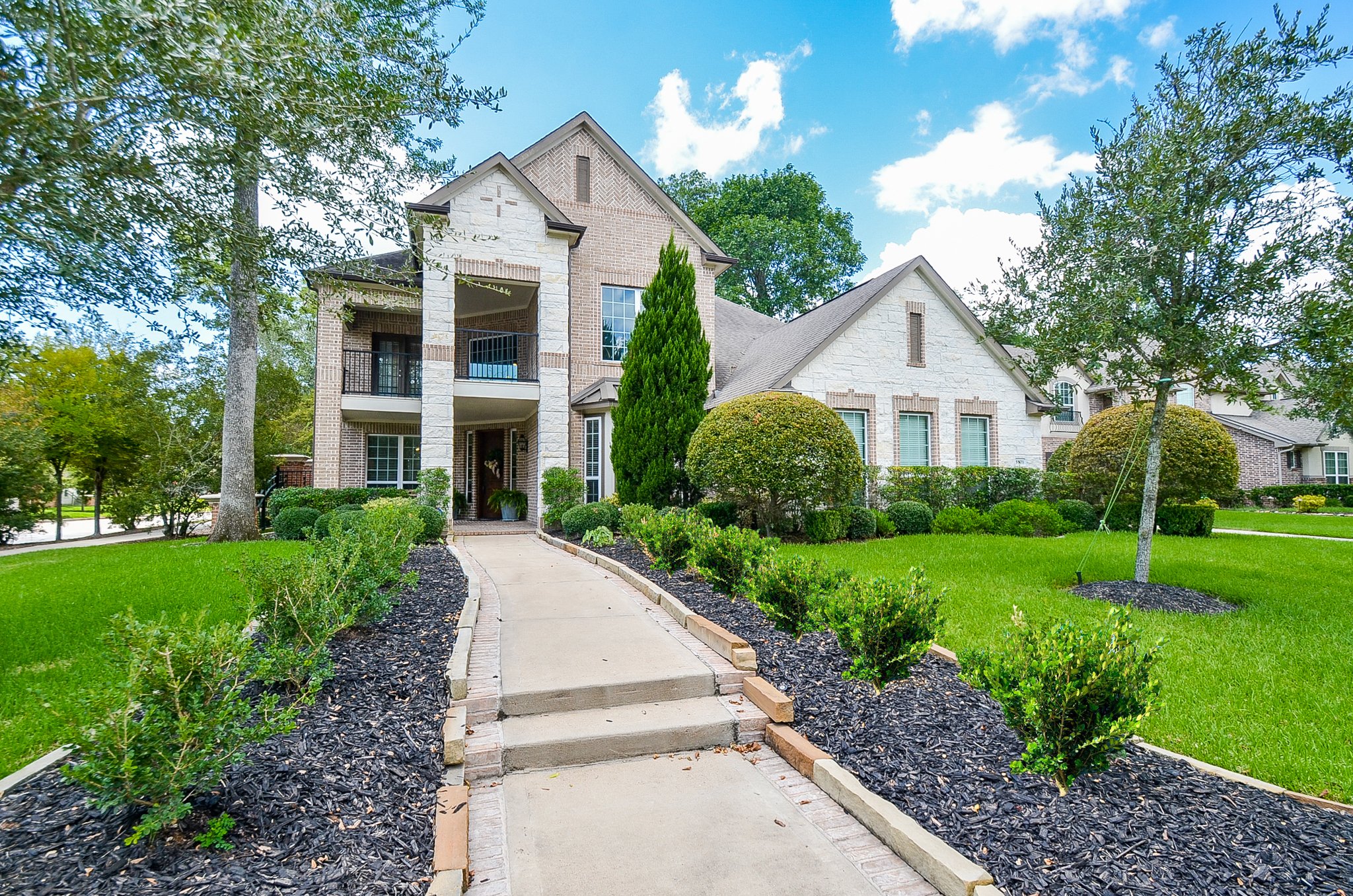 5503 Pecan Hollow exterior