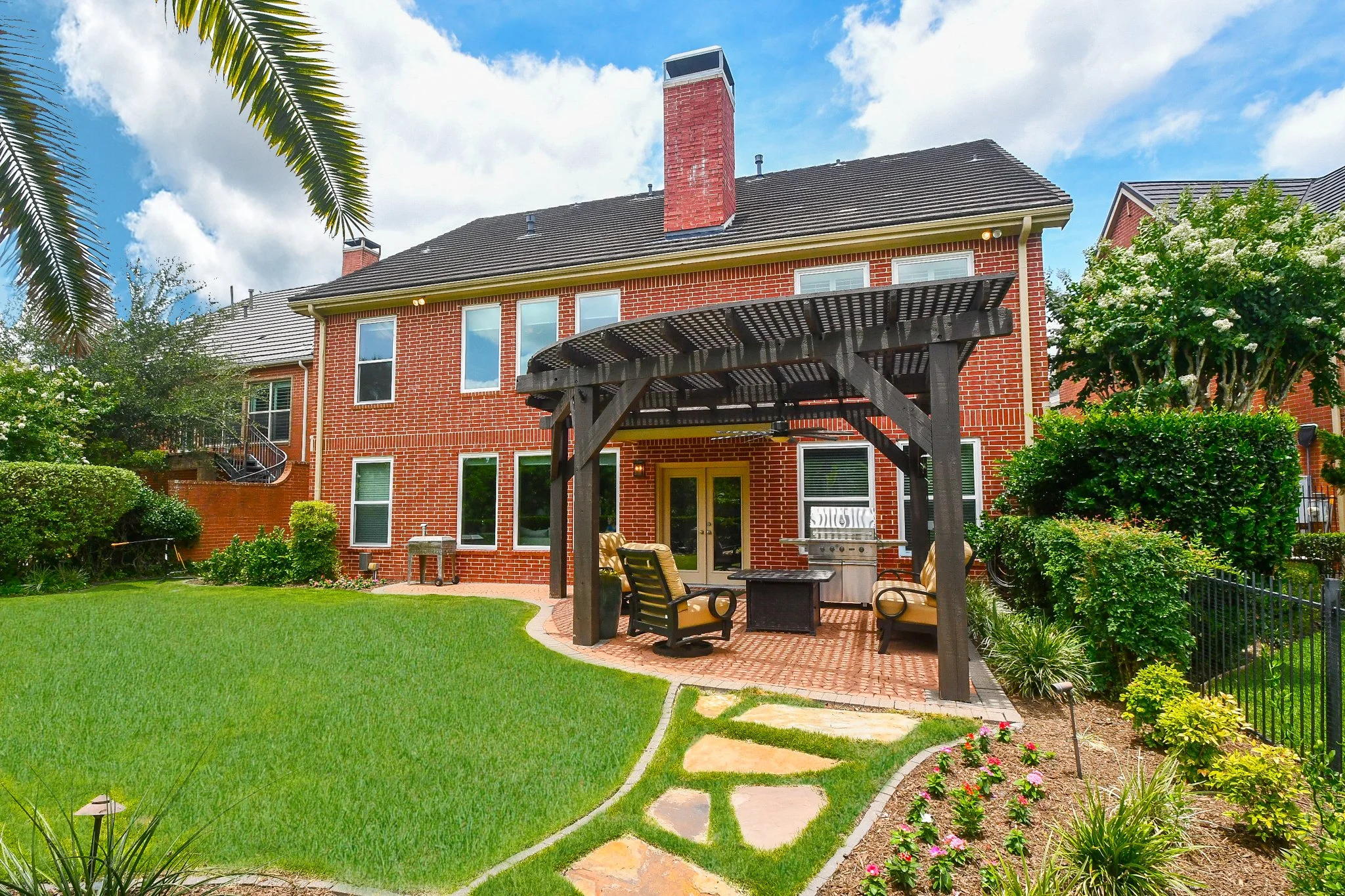 33 Foxhall Crescent backyard