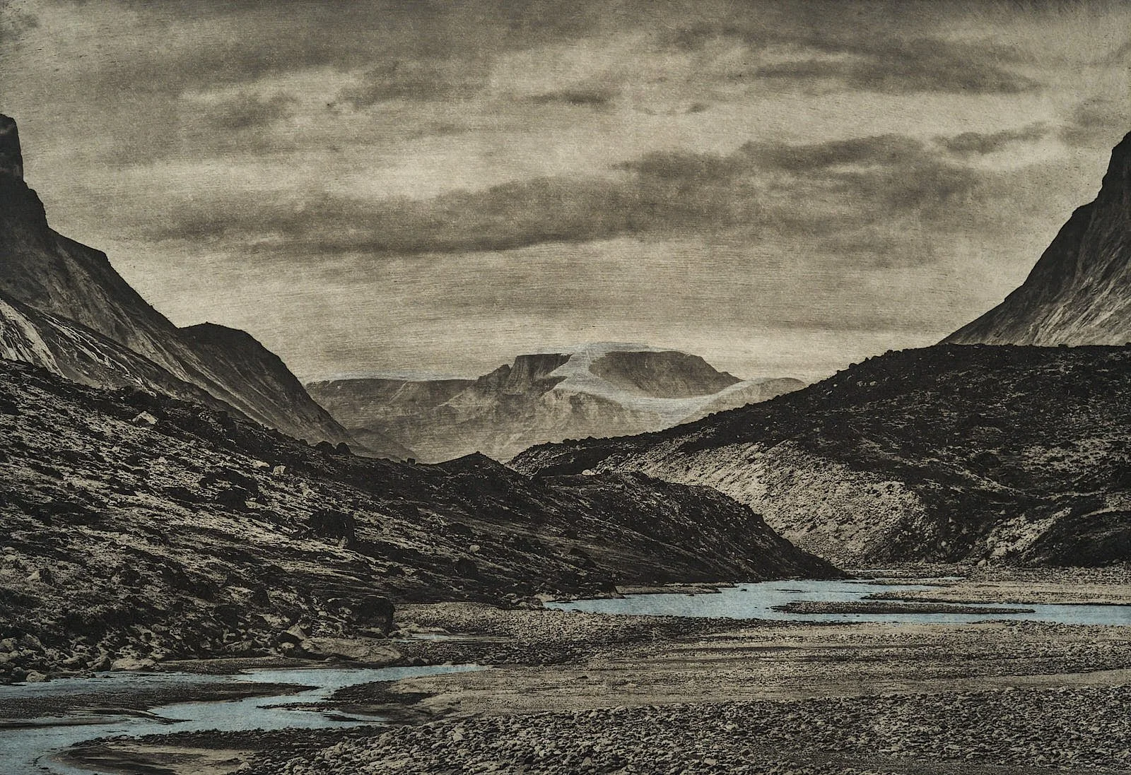 Midnight Sun Peak, Volume I