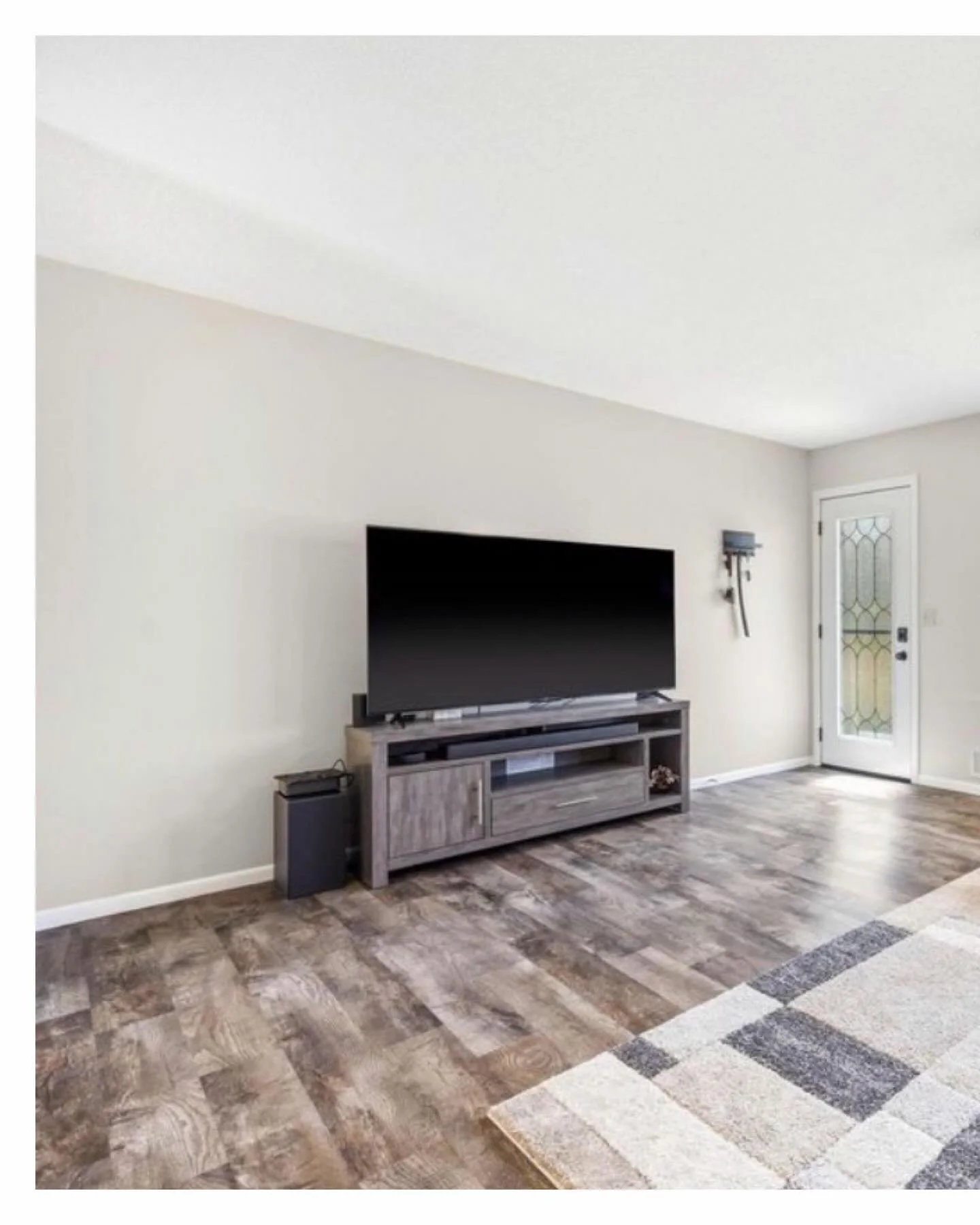 Check out this cozy home in White Bear Lake! This rambler has a very airy and open interior, with tasteful updates throughout. Enjoy a lake day or night on the town with the lake and historic downtown all being within 2 miles! This home has plenty of