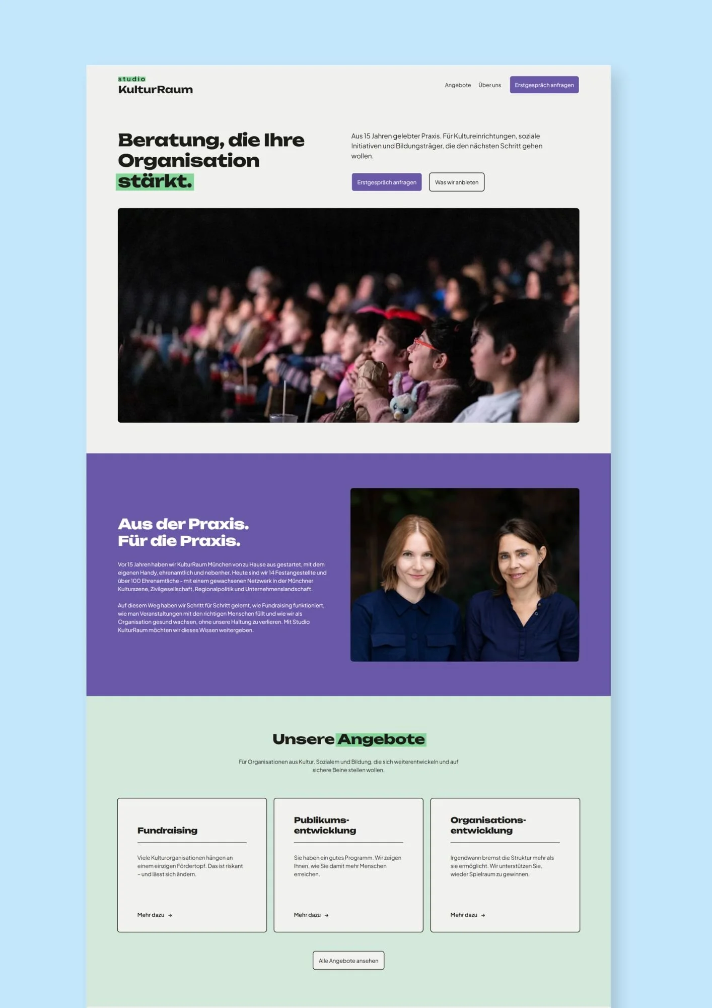 Showcase der Squarespace Website für KulturRaum mit der Überschrift "Beratung, die Ihre Organisation stärkt" und einem Bild von einem Publikum bei einer Veranstaltung. Webdesign, Positionierung und Copywriting: Bernd Lindemann.