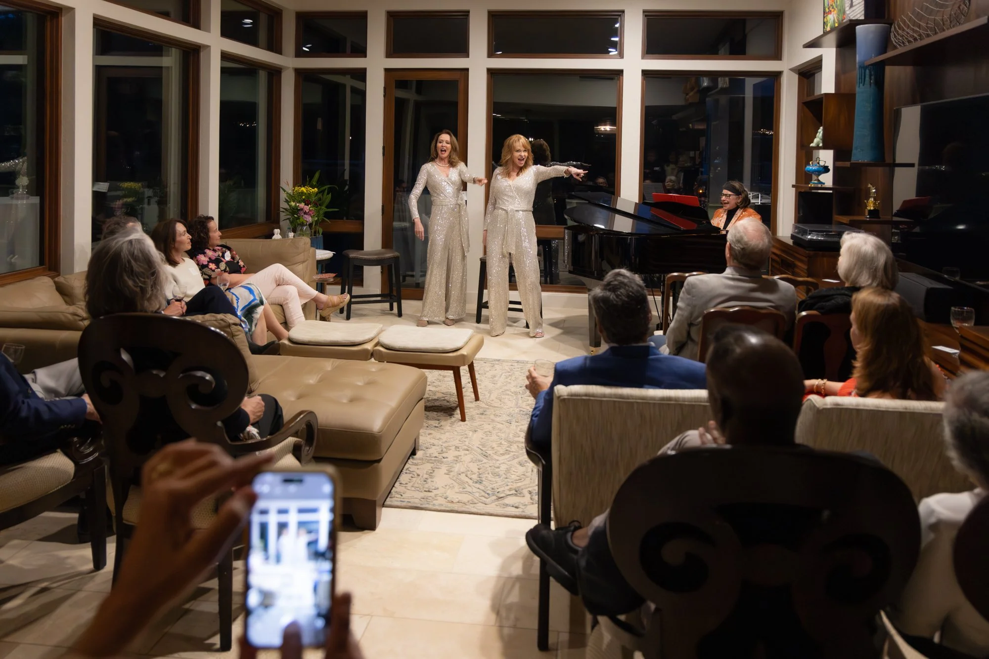 7-CabaretOffTheCuff-051.jpg