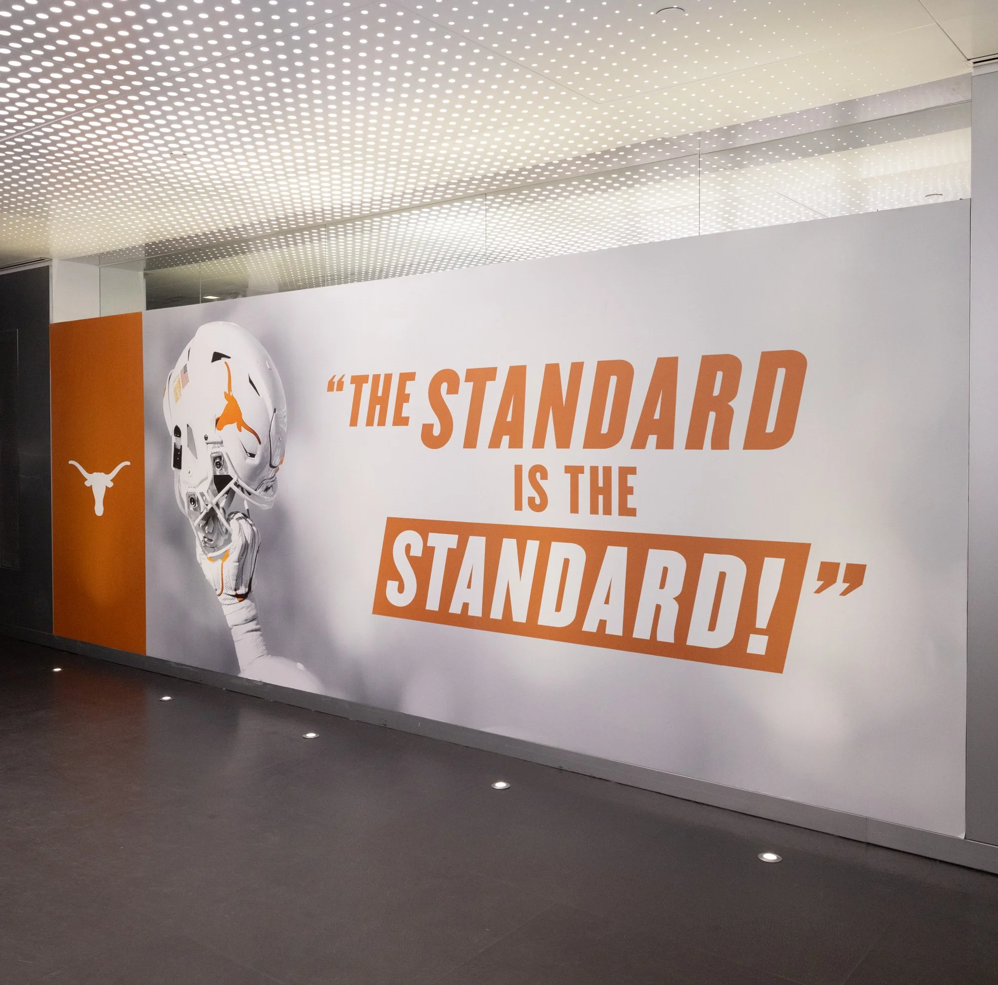 10-BehindScenesTexasFootball-060.jpg