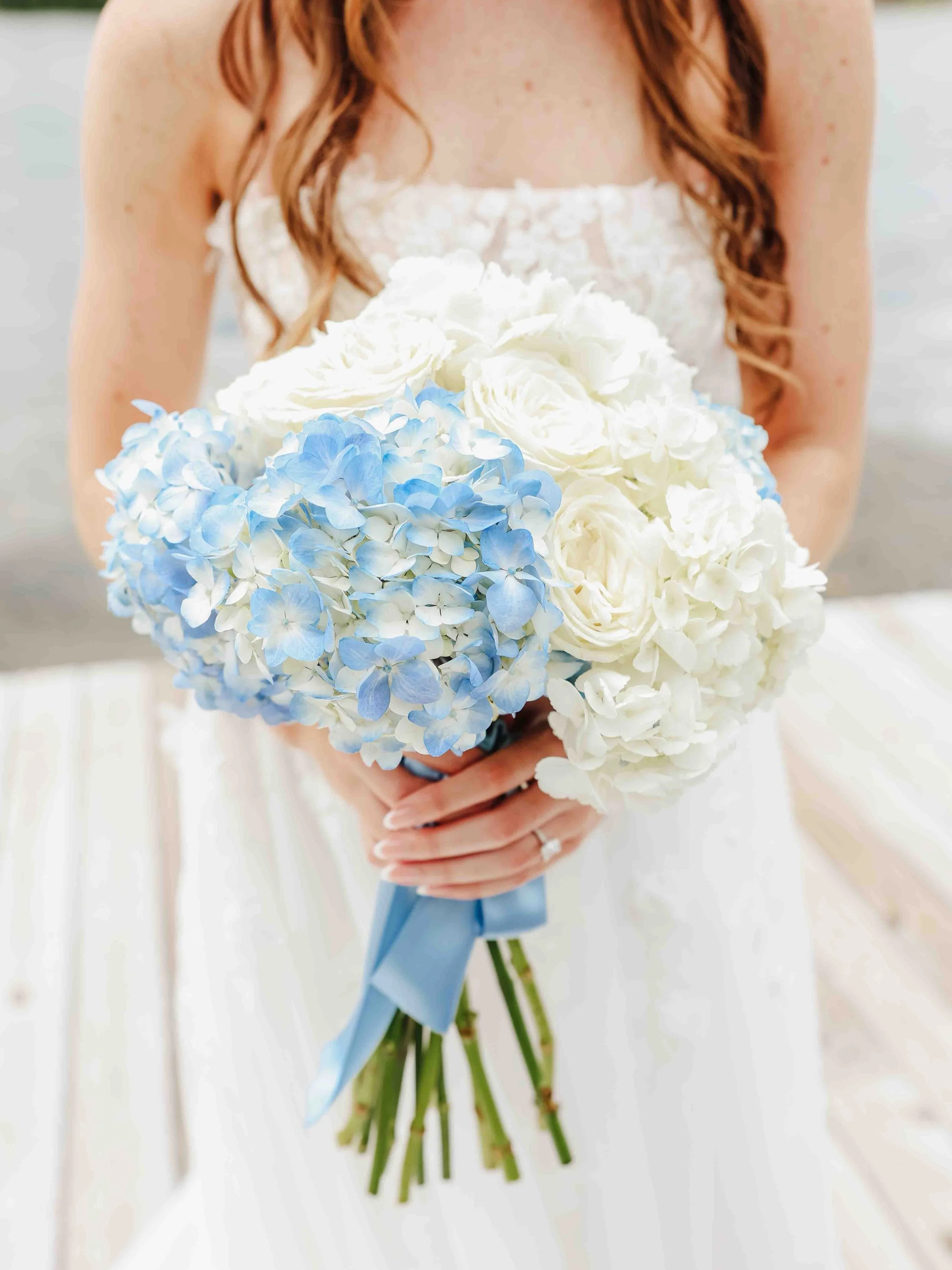 Just some gorgeous Bridal Bouquets for a Lovely Sunday Afternoon 🌷
.
.
.
.
.
Photo 1: @damianacroninphotography 
Florals: @trinitynielsenevents 
Photo 2: @wildpinescollective 
Florals: @trinitynielsenevents 
Photo 3: @megcalkinsphoto 
Florals: @trin