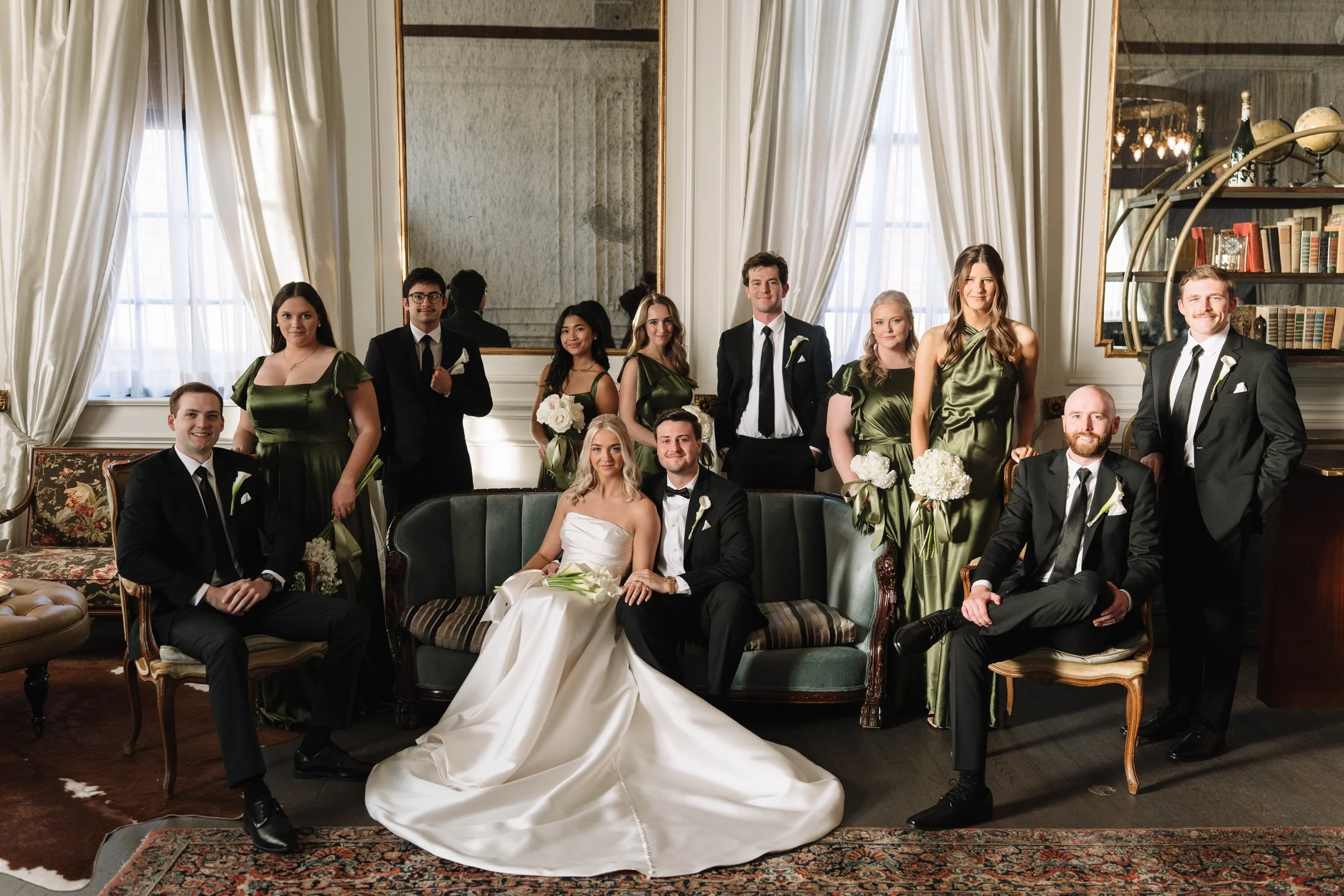 One unforgettable crew ✨ 
.
.
.
.
So excited to be back at the beautiful @themasondallas next month! 

Planning &amp; Bouquets @trinitynielsenevents 
Photography @goldenhouseweddings 
Catering @vestalscatering 
Bartending @mamasmedicine.cocktails 
Ba
