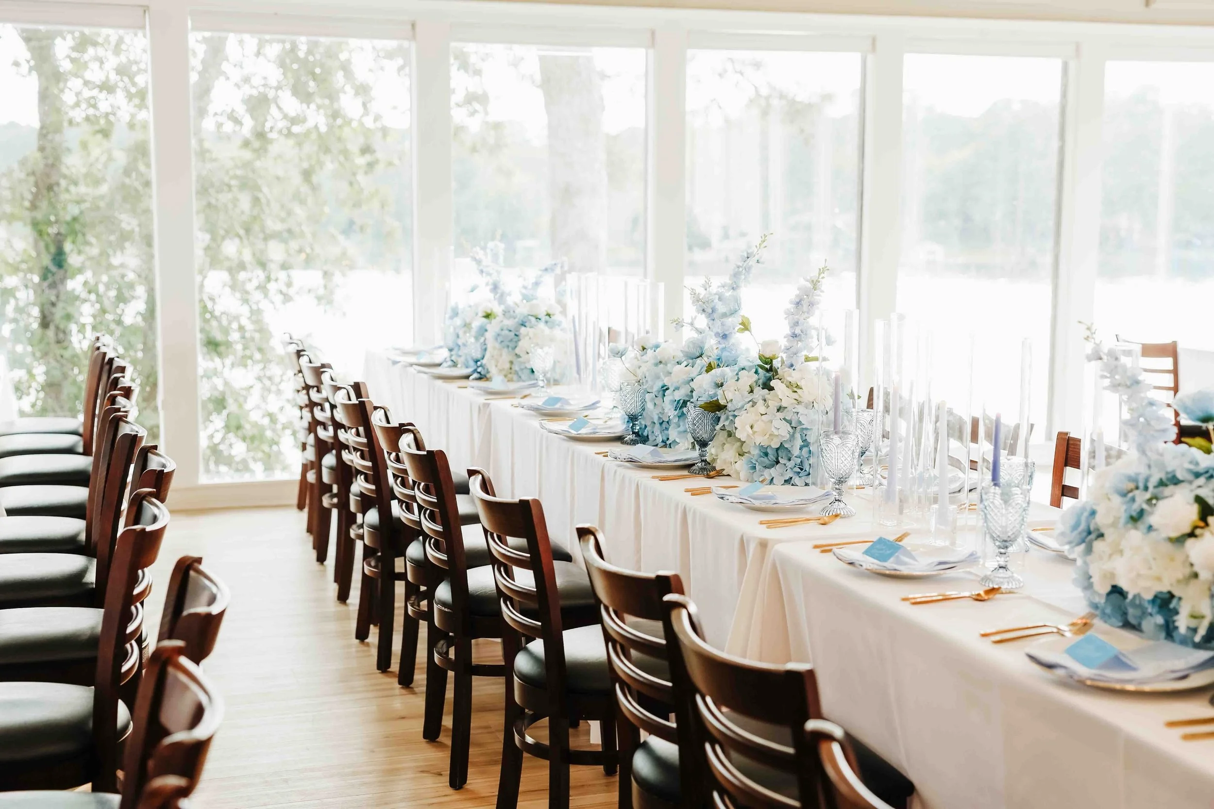 Something Blue but make it the whole wedding 💍
.
.
.
.
Planning &amp; Florals @trinitynielsenevents 
Photography @damianacroninphotography 
Catering @brisketlovetx 
Dessert @pokeyos 

Rentals @allamericanpartyandtentrentals
