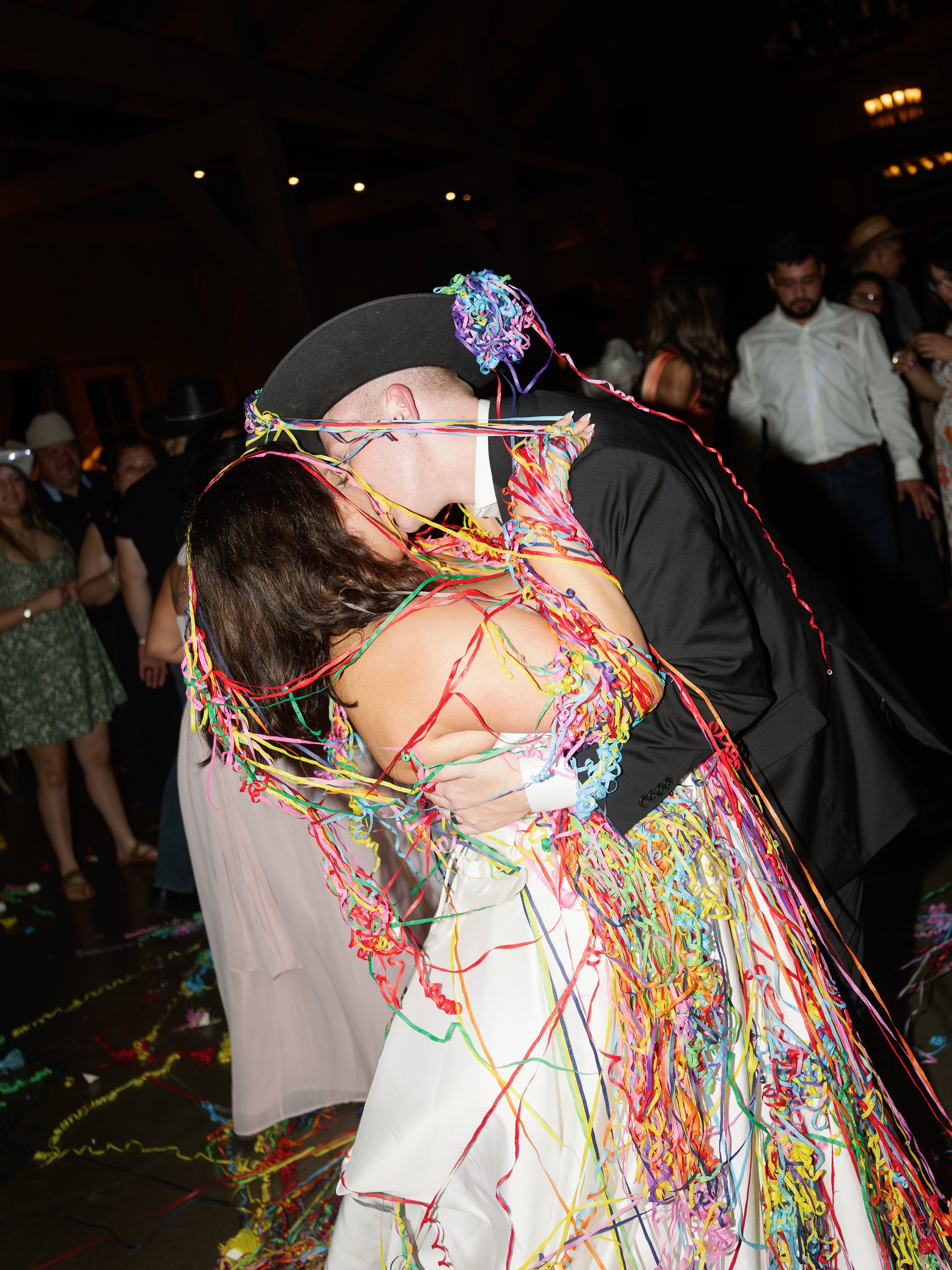 Happy ONE YEAR to one of the most genuinely, purely happy couples I&rsquo;ve ever known. 💗✨ It was such an honor to be a part of your beautiful day!

Fun fact: I had to perfectly time the song with the confetti blowers, and I genuinely don&rsquo;t t
