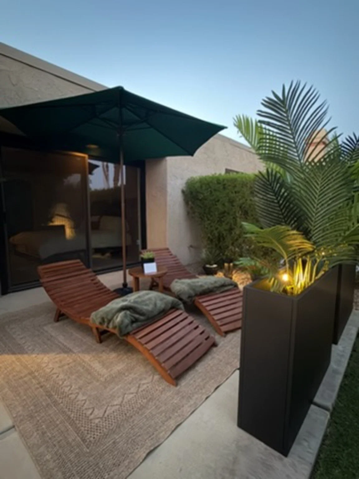 CCL_evening_lit_planter_7366.jpg