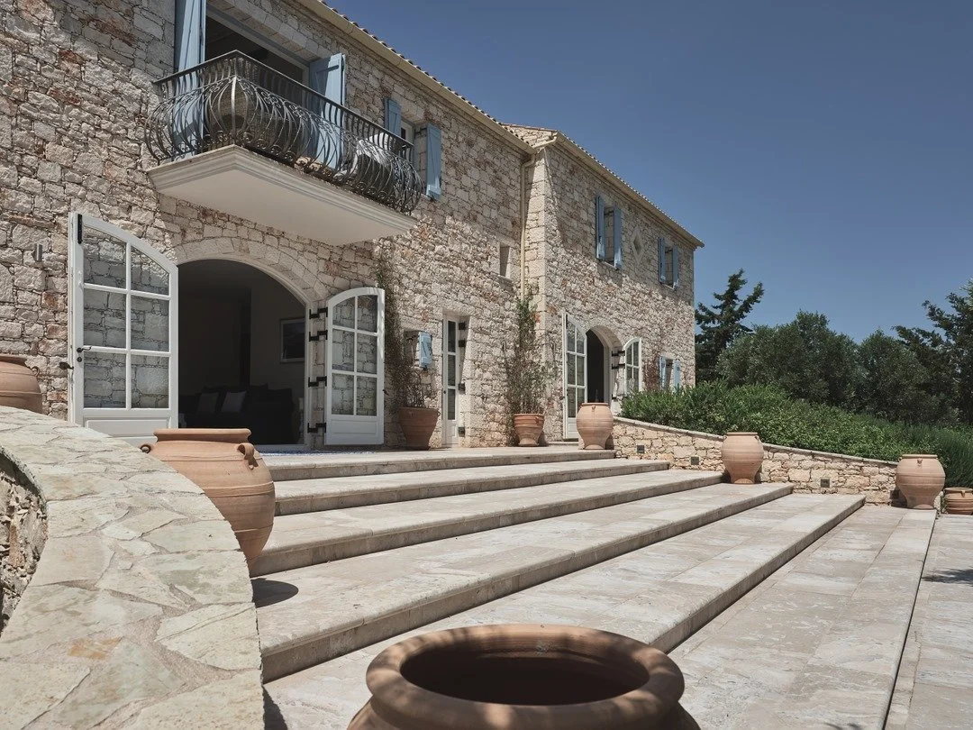 LAGARIA STEPS.jpg