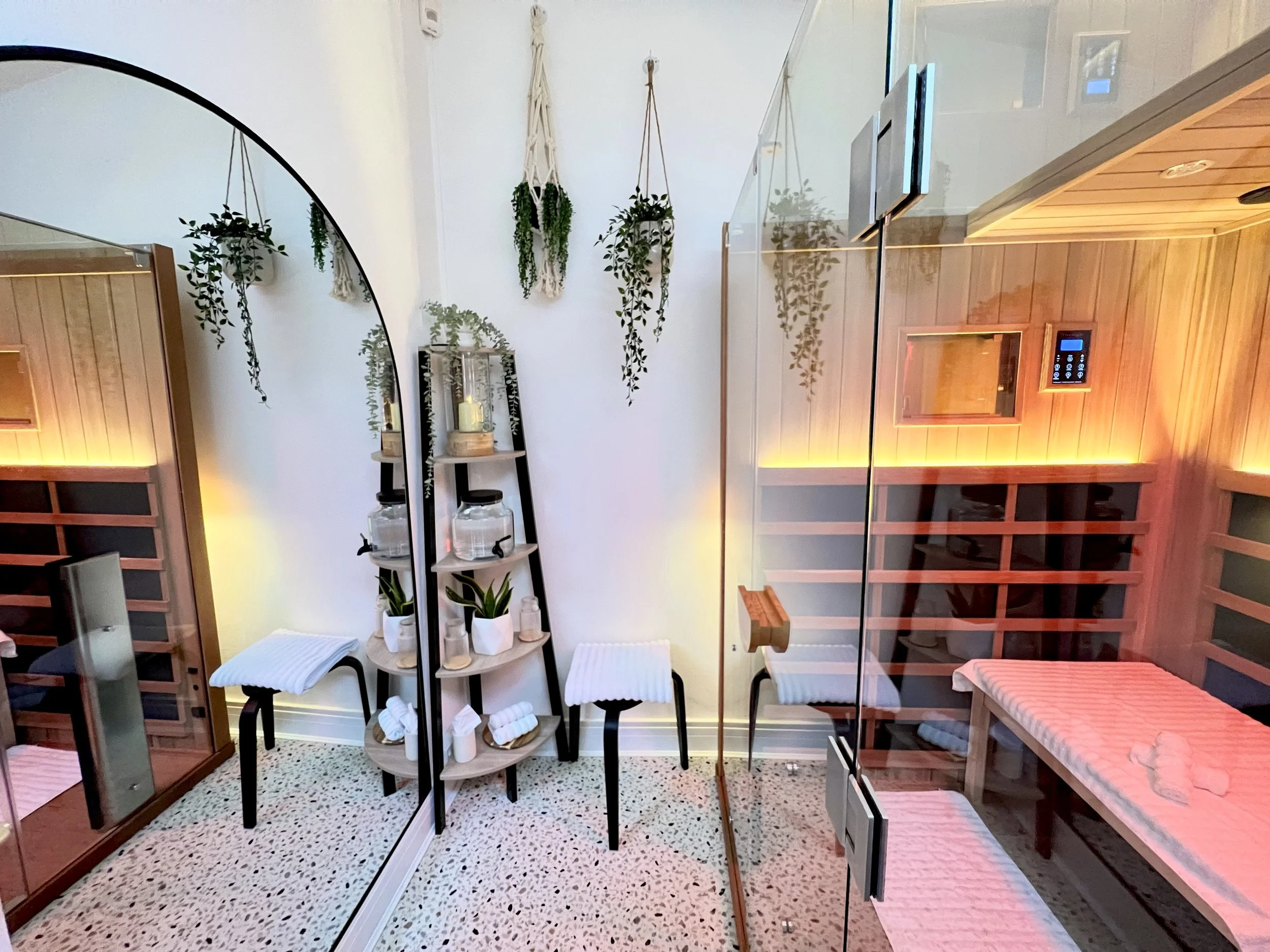 Large Private Full Spectrum Infrared Sauna Suite Cardiff