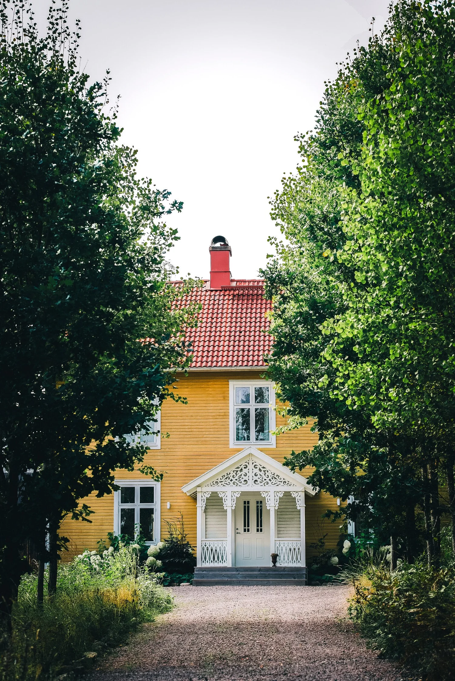 Enelycke Landscapes, the house down the avenue