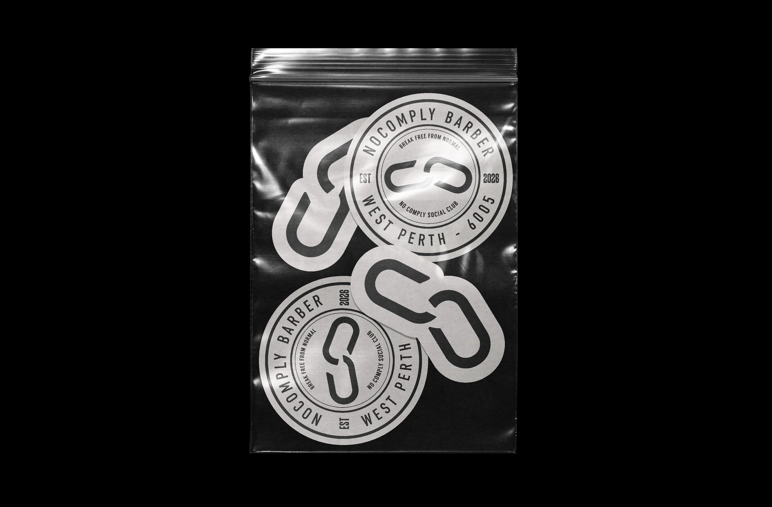 02_Sticker-with-zip-bag_By-Mocku.jpg