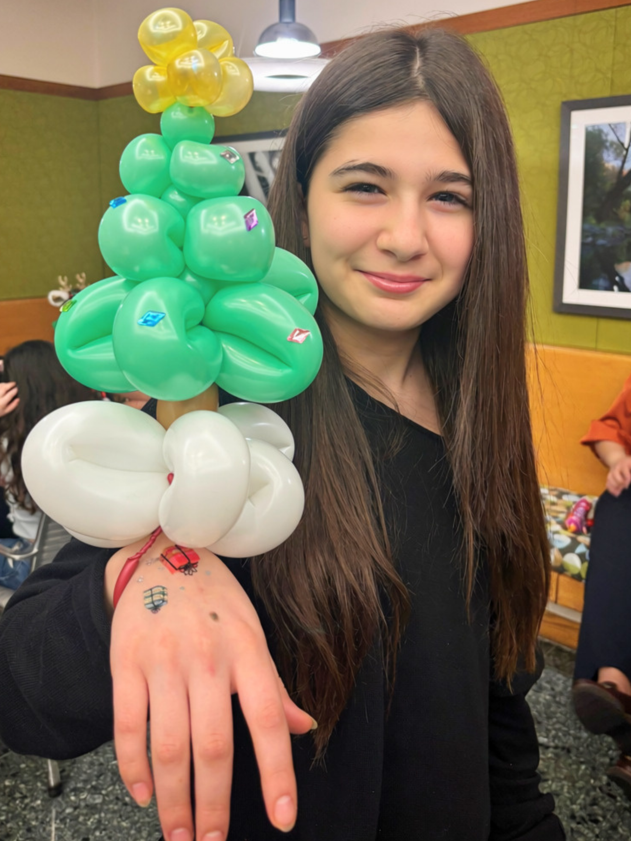 christmas tree balloon.png