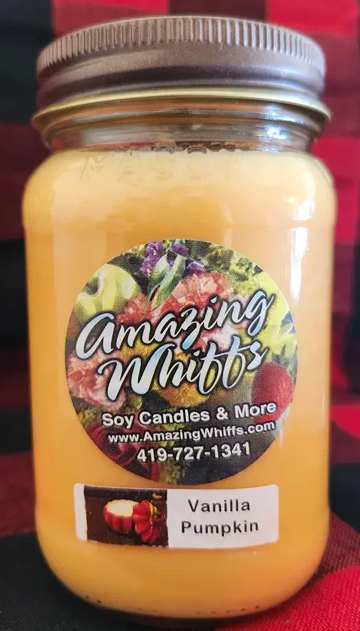 Vanilla-Pumpkin_16ozSoy-Candle_Toledo-Ohio.webp