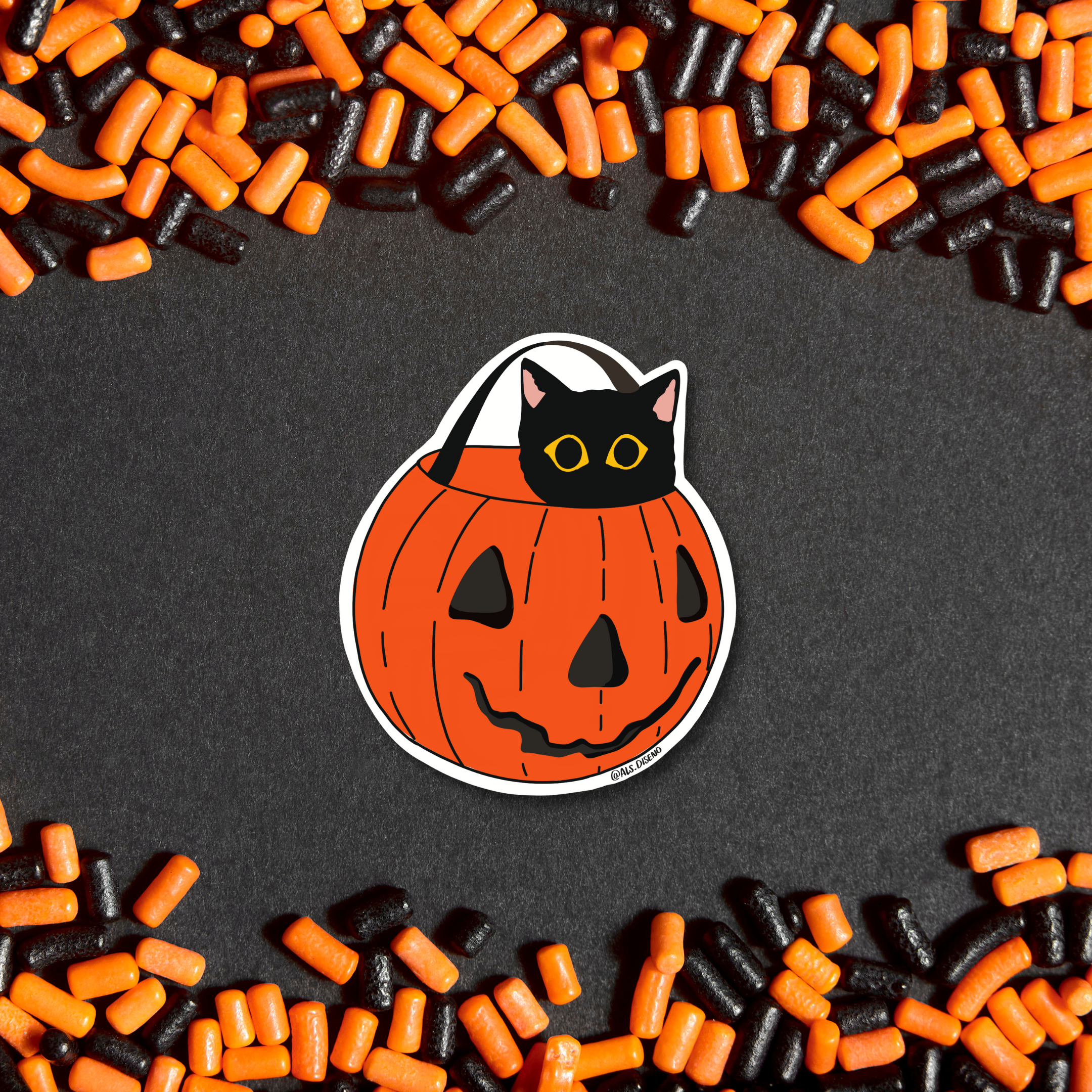 Cat Pumpkin - Black BG.png