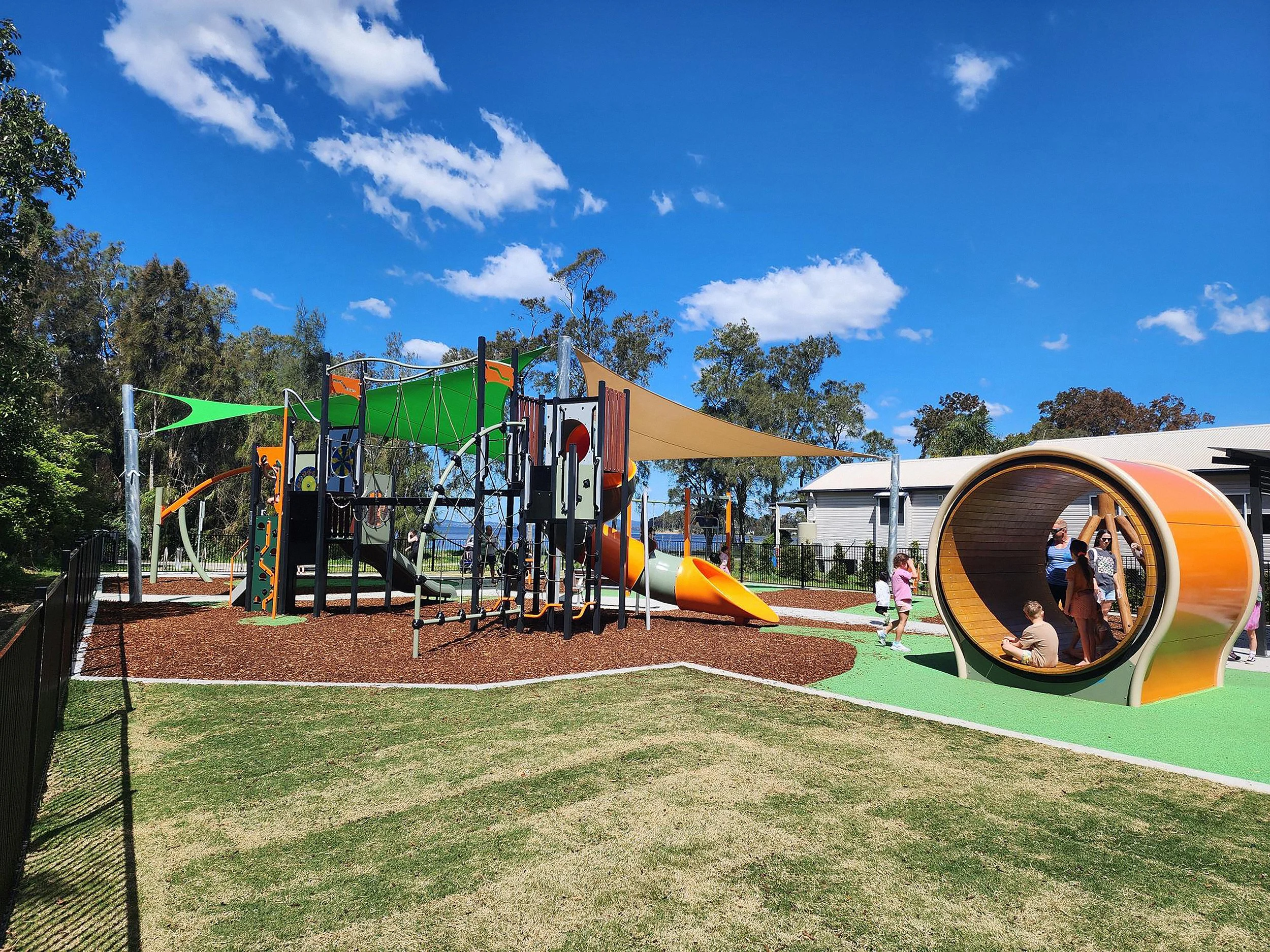 Tuggerawong_LR.jpg