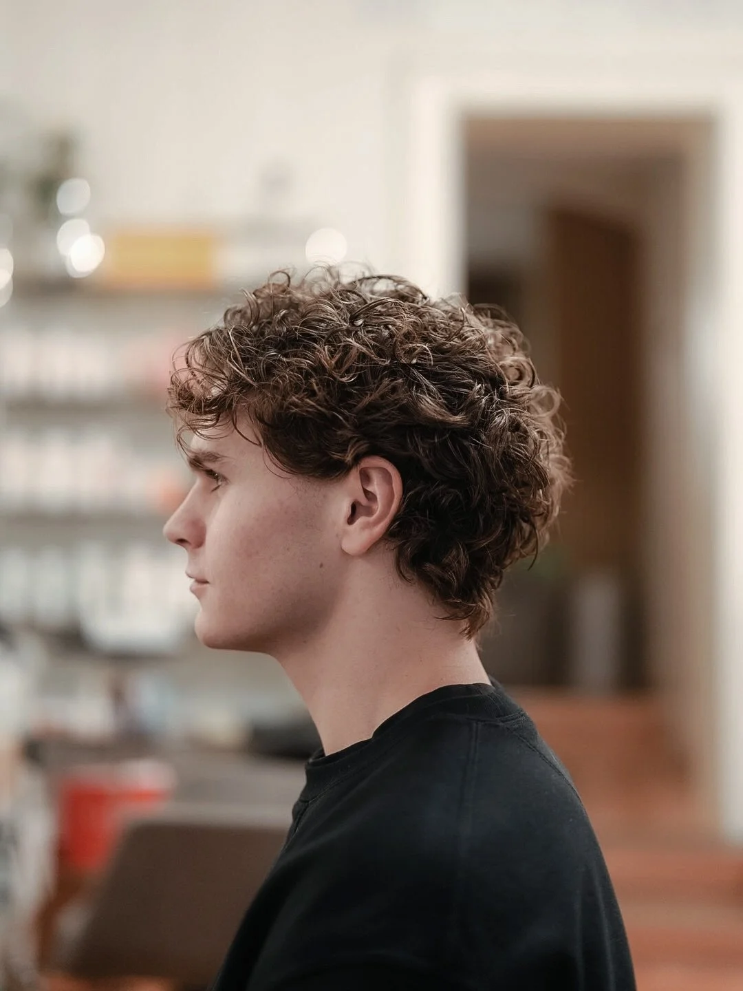 Nat&uuml;rliche Locken, individueller Schnitt. 
Termine unter www.mocostudio.de 🤎

#mocostudio #friseurm&uuml;nchen #friseurglockenbach #menshaircuts #menscurlyhair