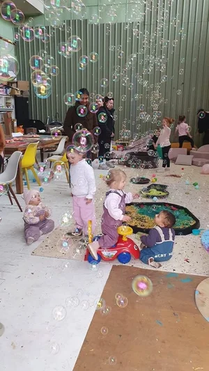 Toddlers playing with bubbles at Mums and Bubs