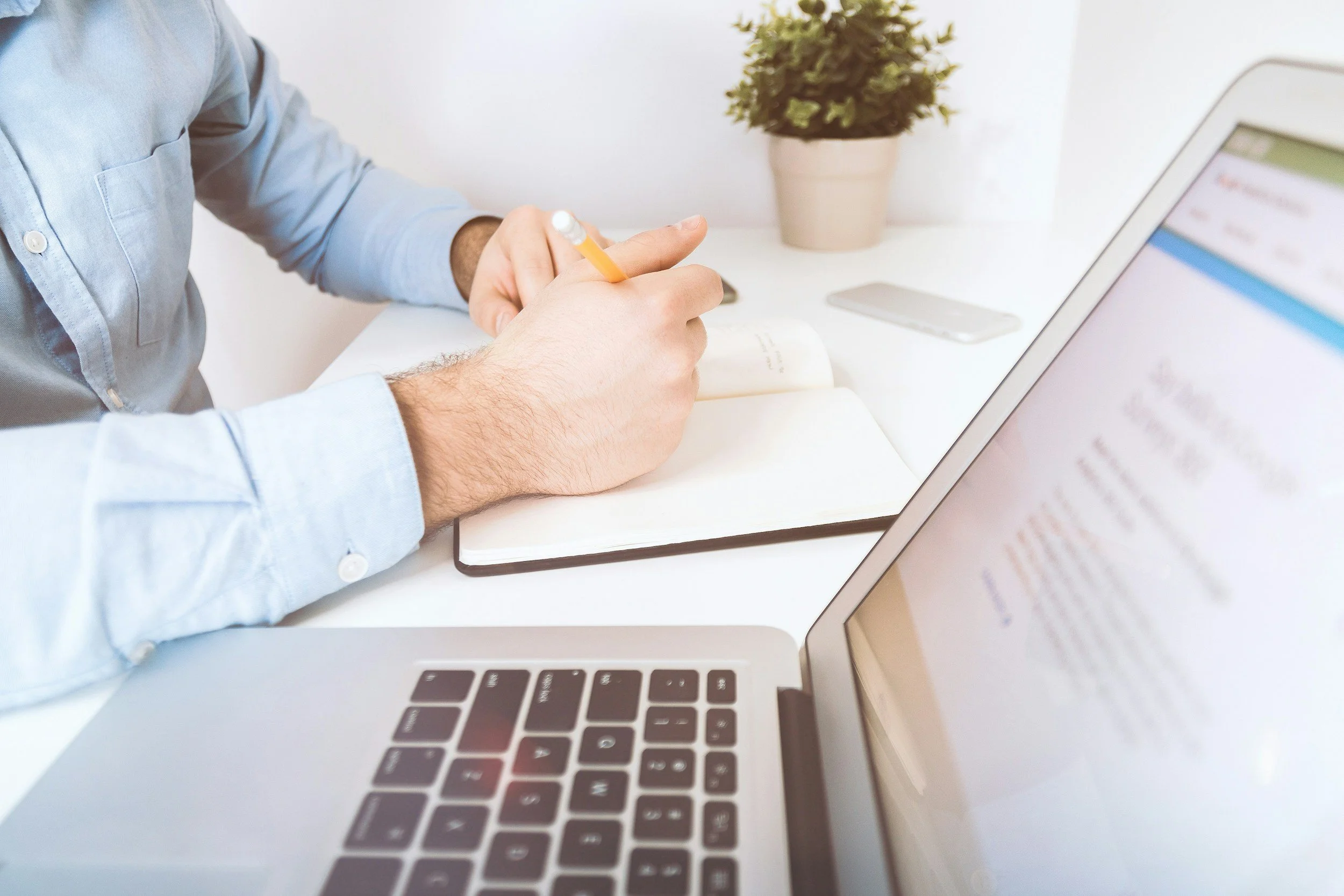Employee vs. Independent Contractor: What Small Businesses Should Understand Before Hiring
